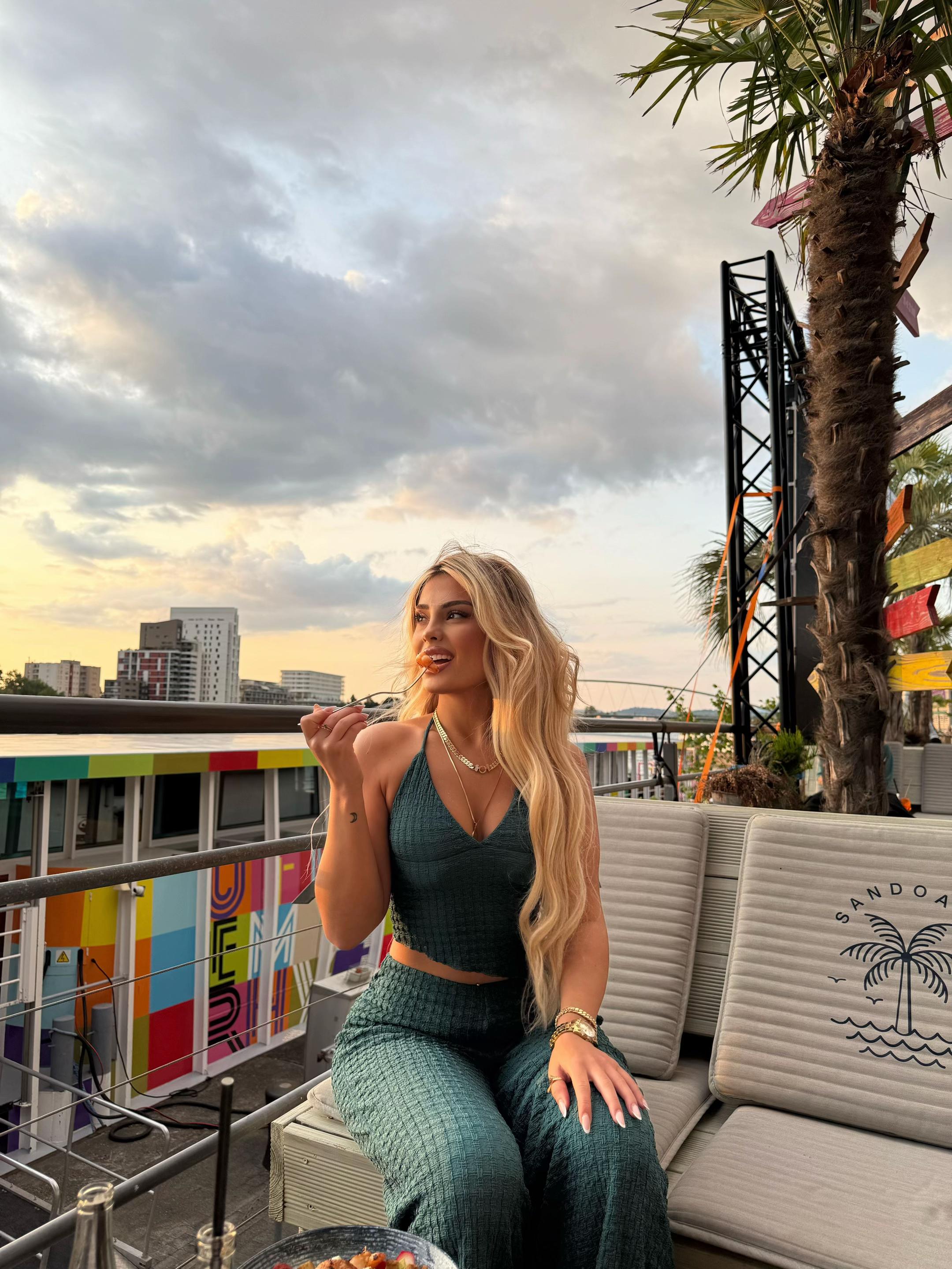@erjonaasahitii