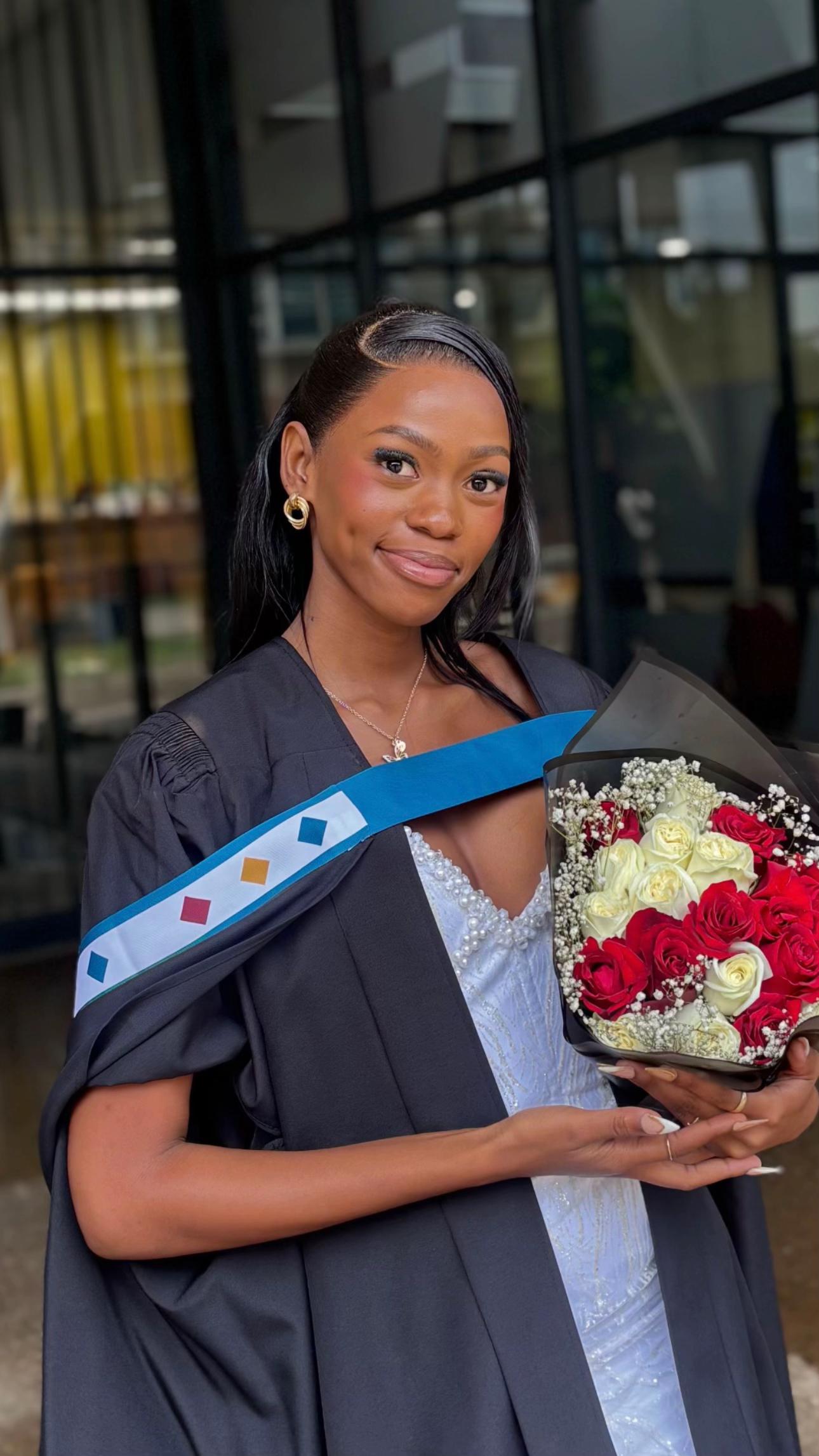 @MirellaAndiswa