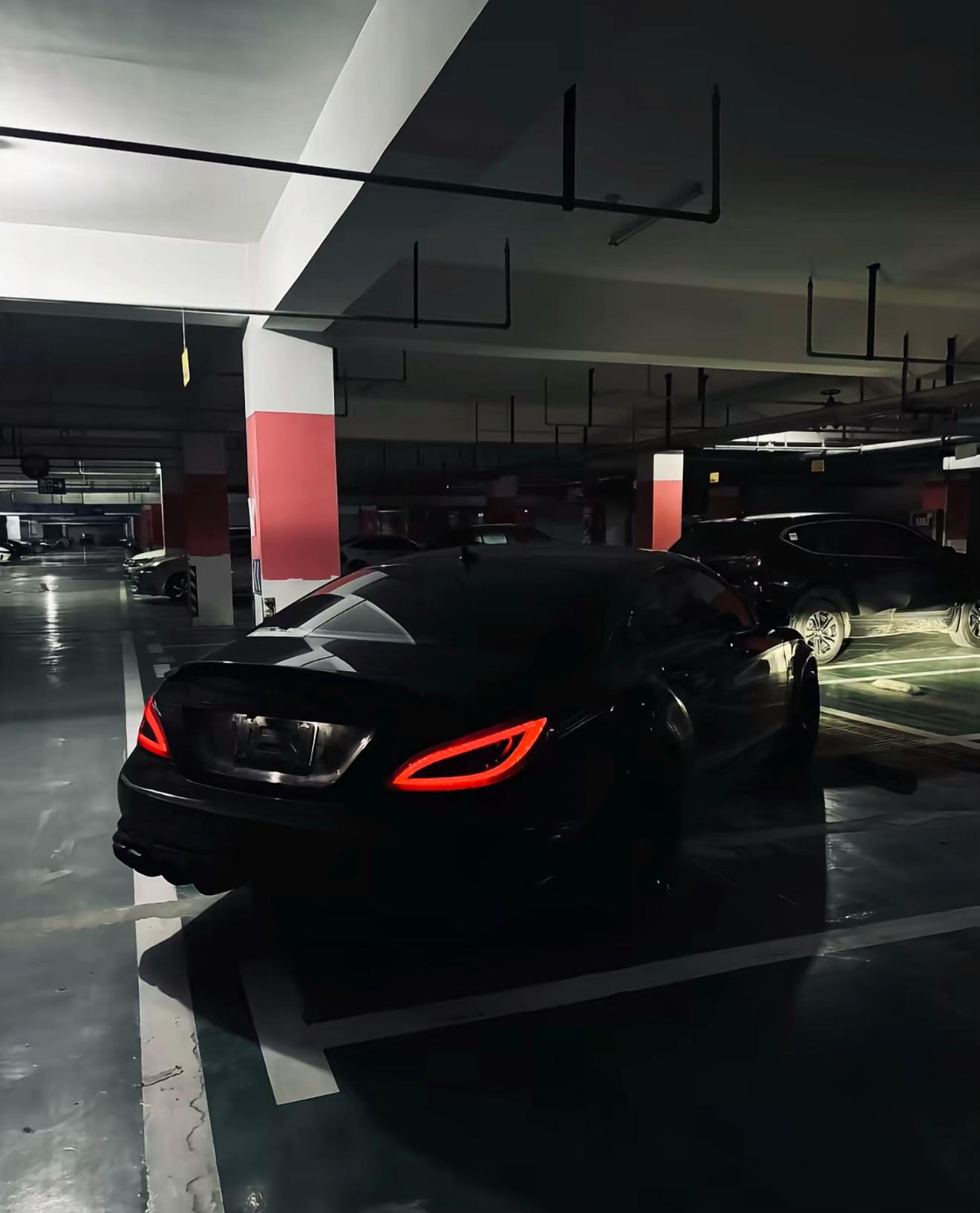 @tarewhips