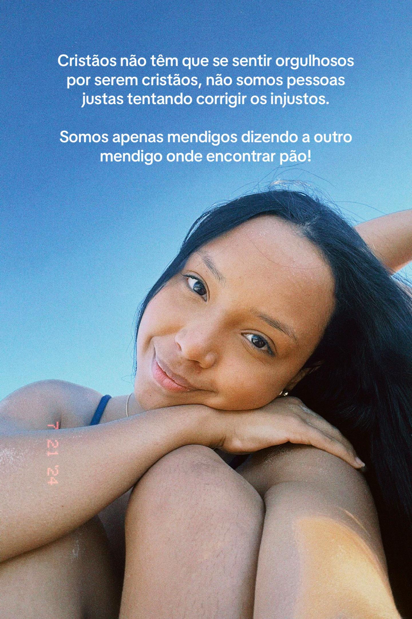 @L&iacute;via Carmos