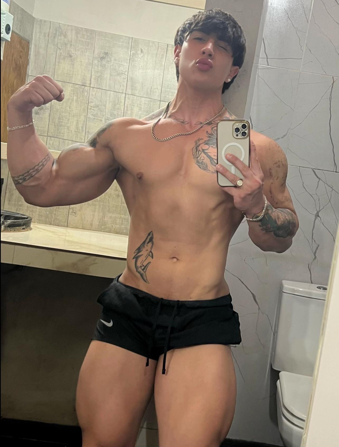 @Nicolás