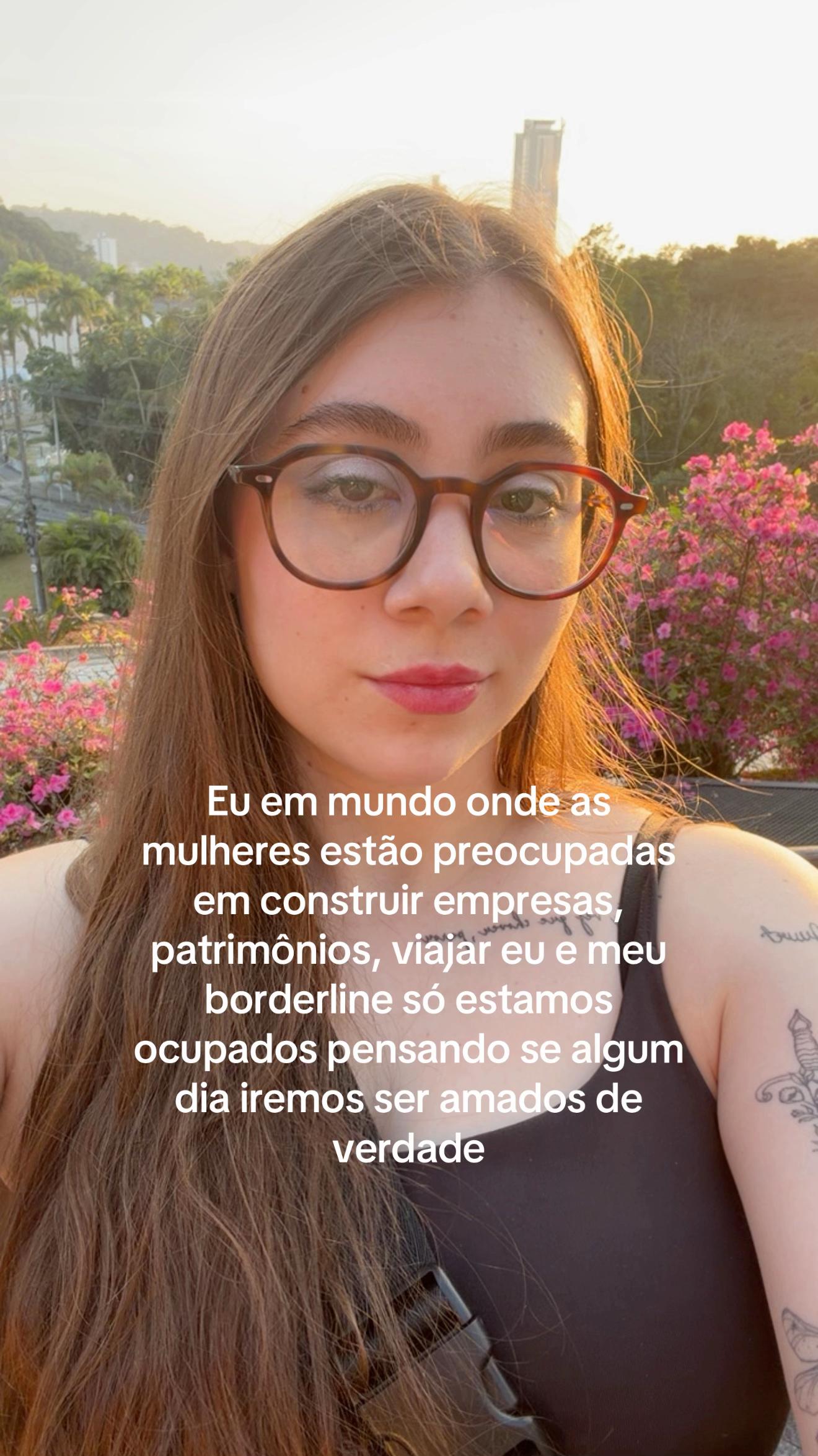 @Haylla Ina&ecirc;