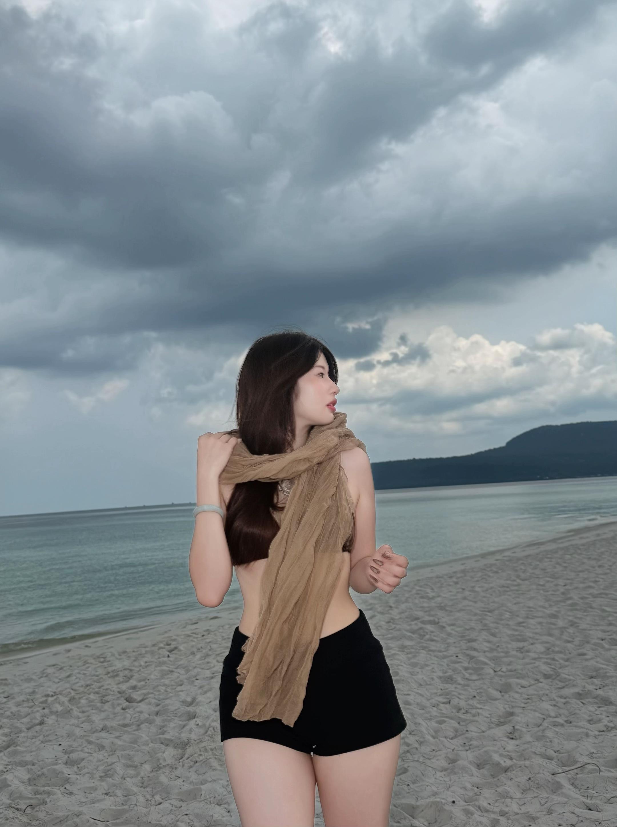 @Monika-ម៉ូនីកា