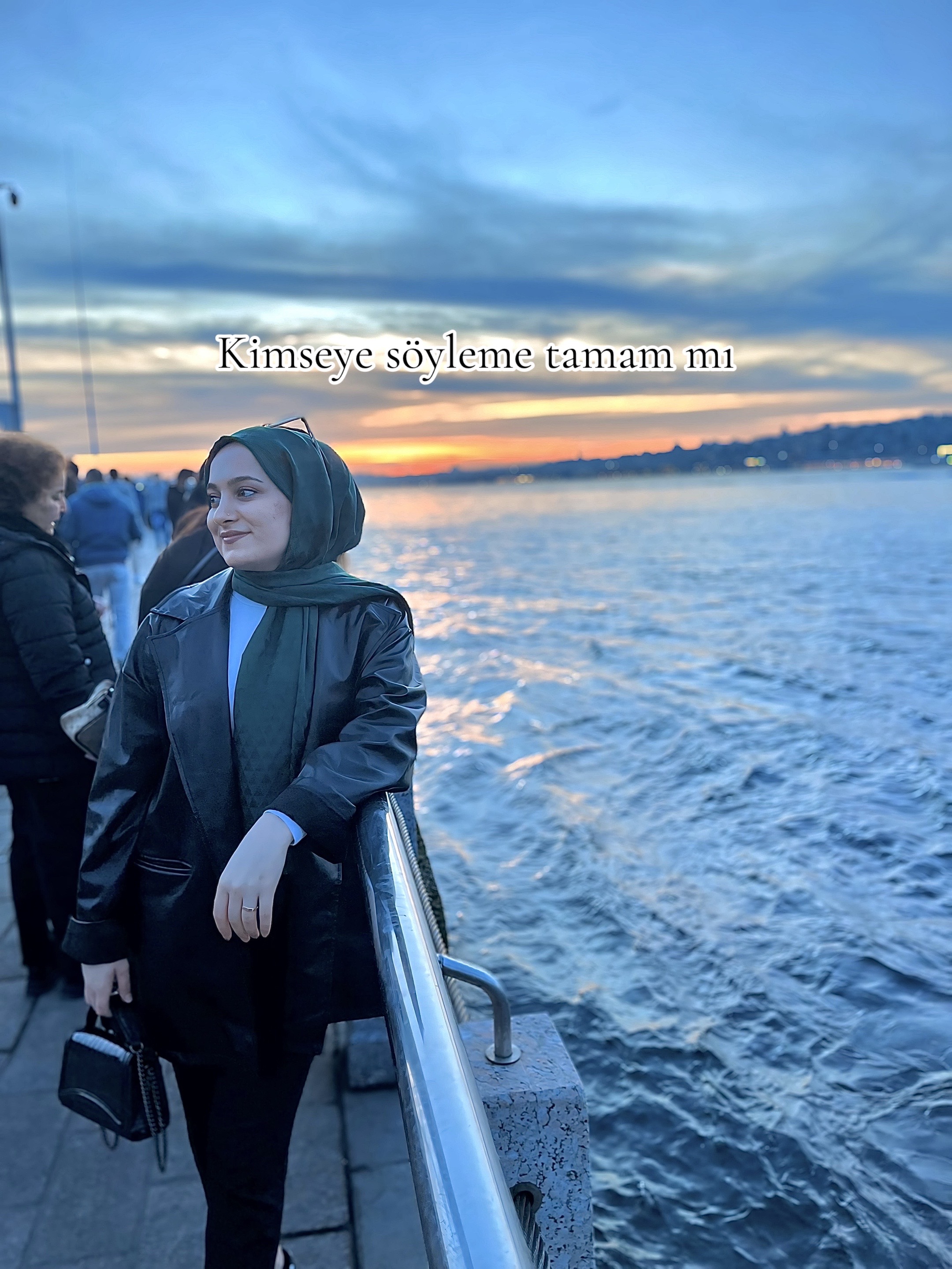@Büşraakeee