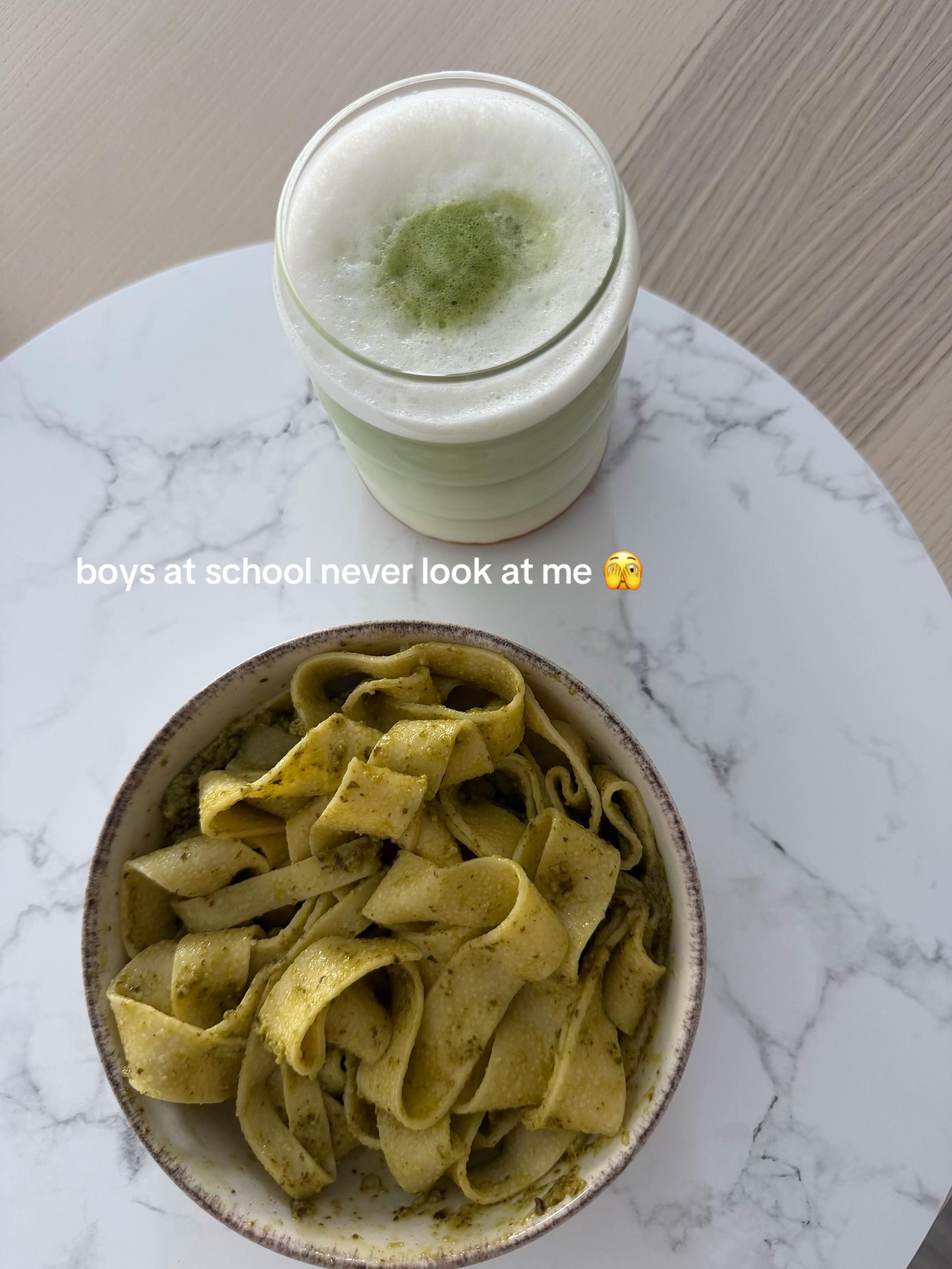 @𝐊𝐫𝐨́𝐥𝐢𝐜𝐳𝐞𝐤 🐰