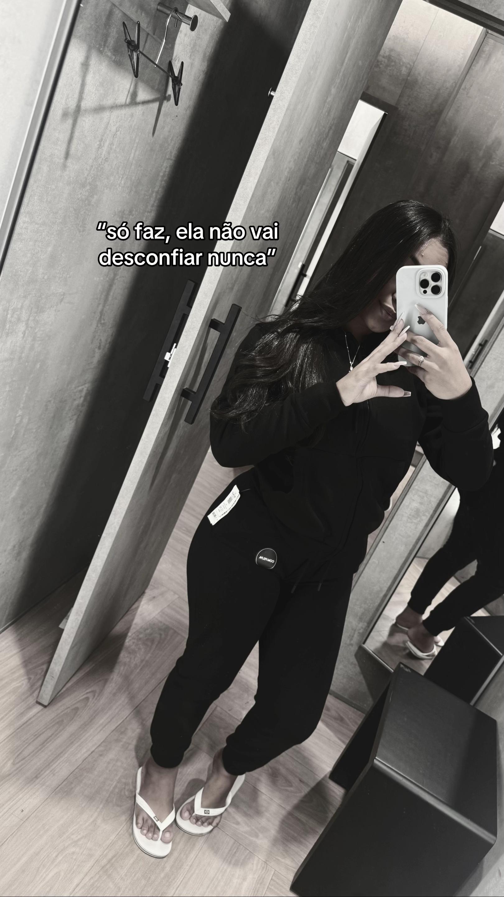 @thainaaofc_
