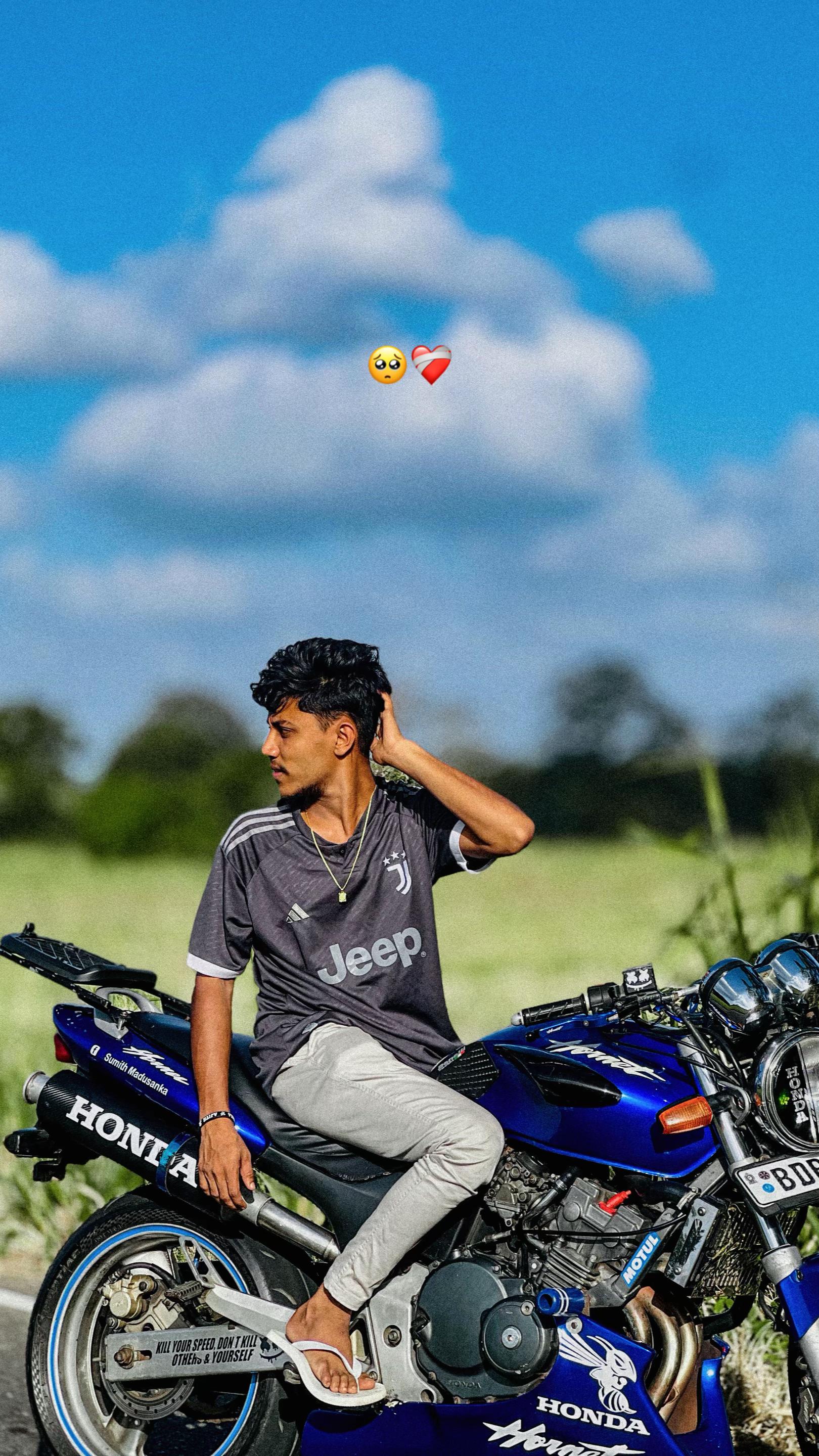 @𝔖꧂☬Madusanka☬꧂💢💙