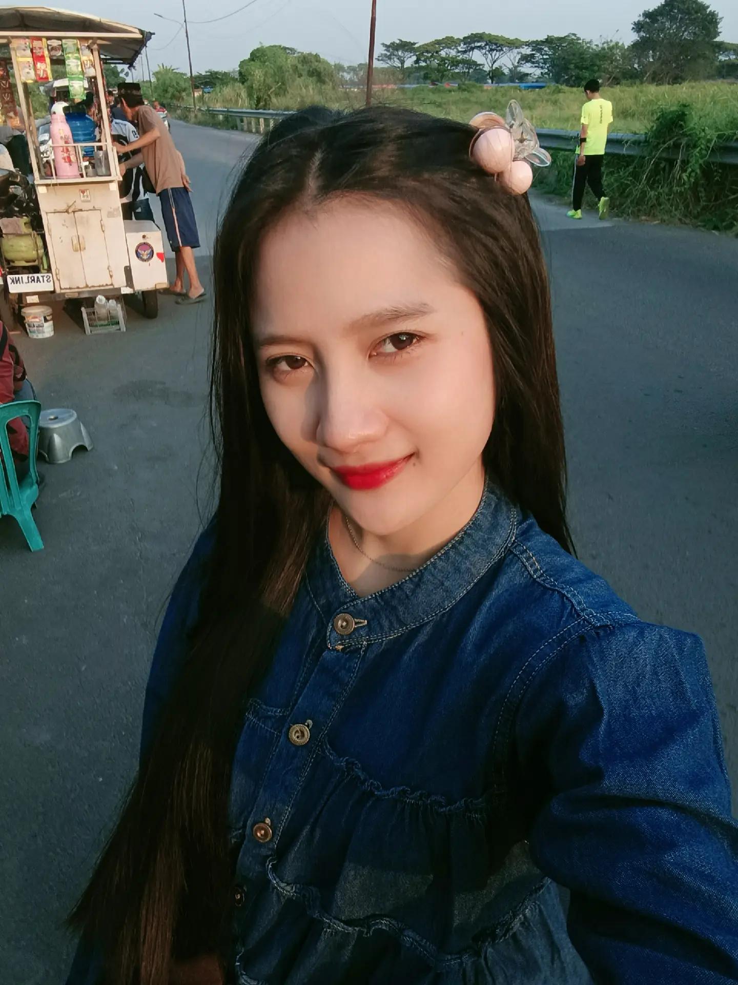 @Dari Kontak Anda