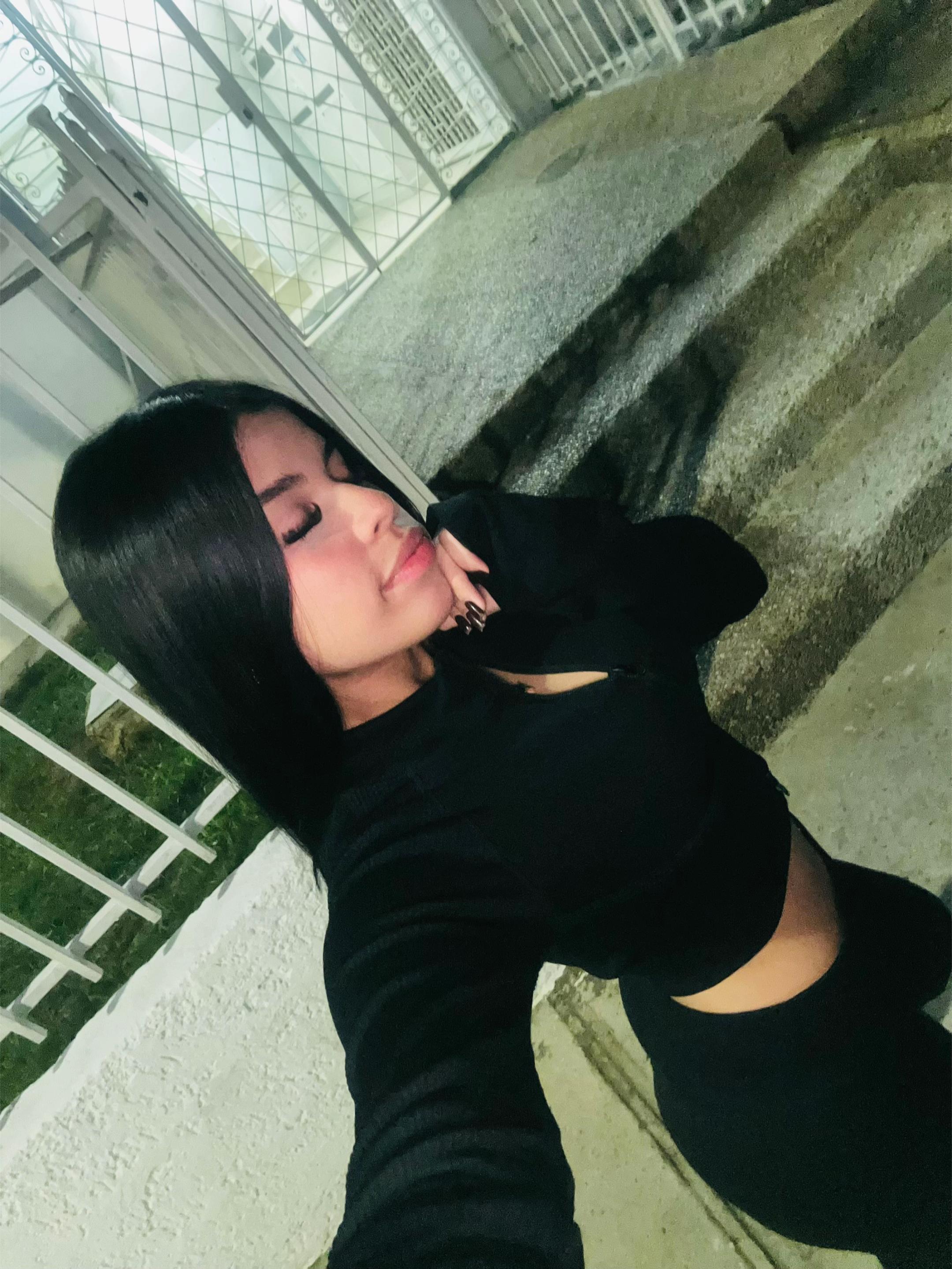 @𝐕🧸
