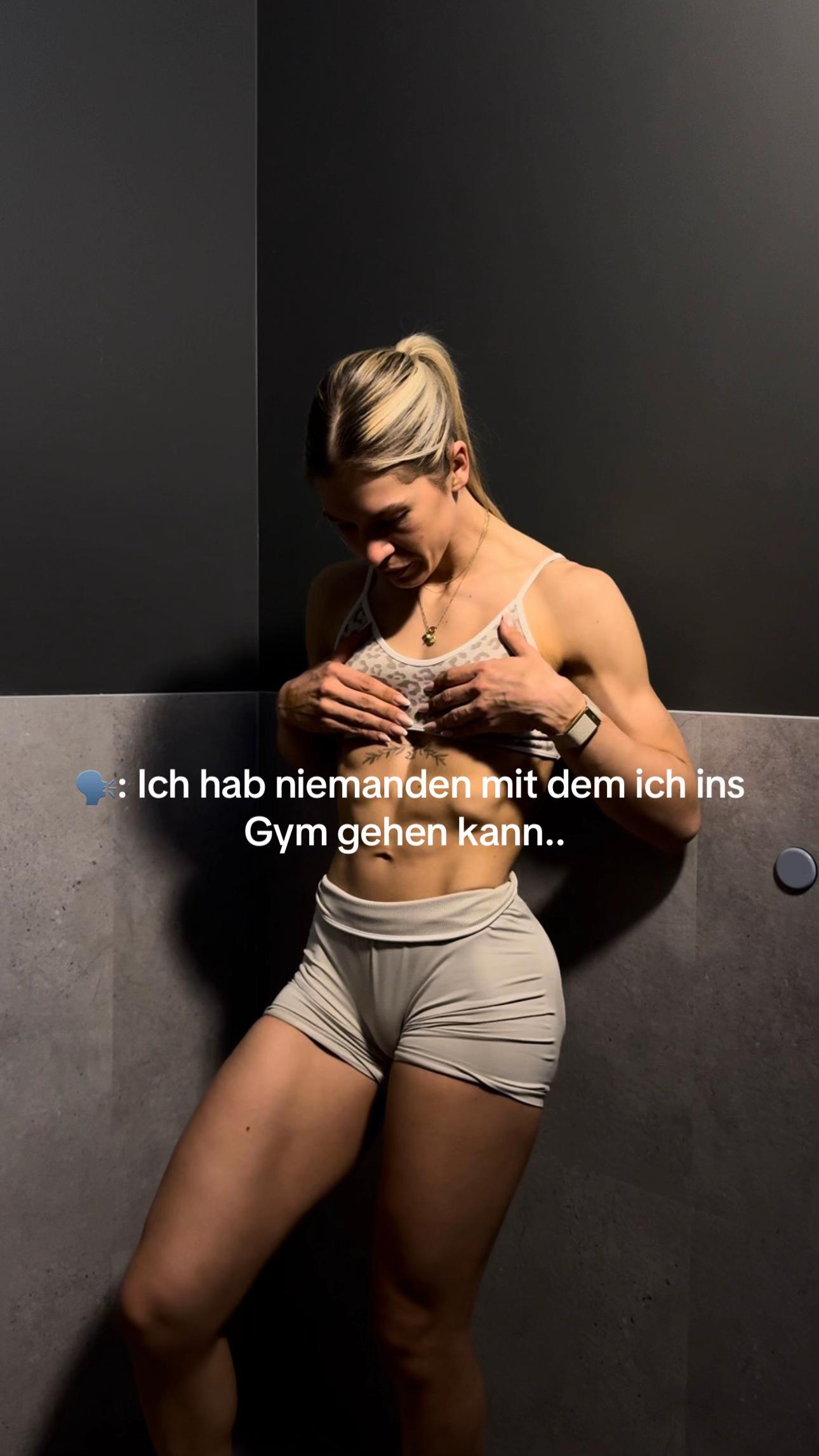@alinaxfit