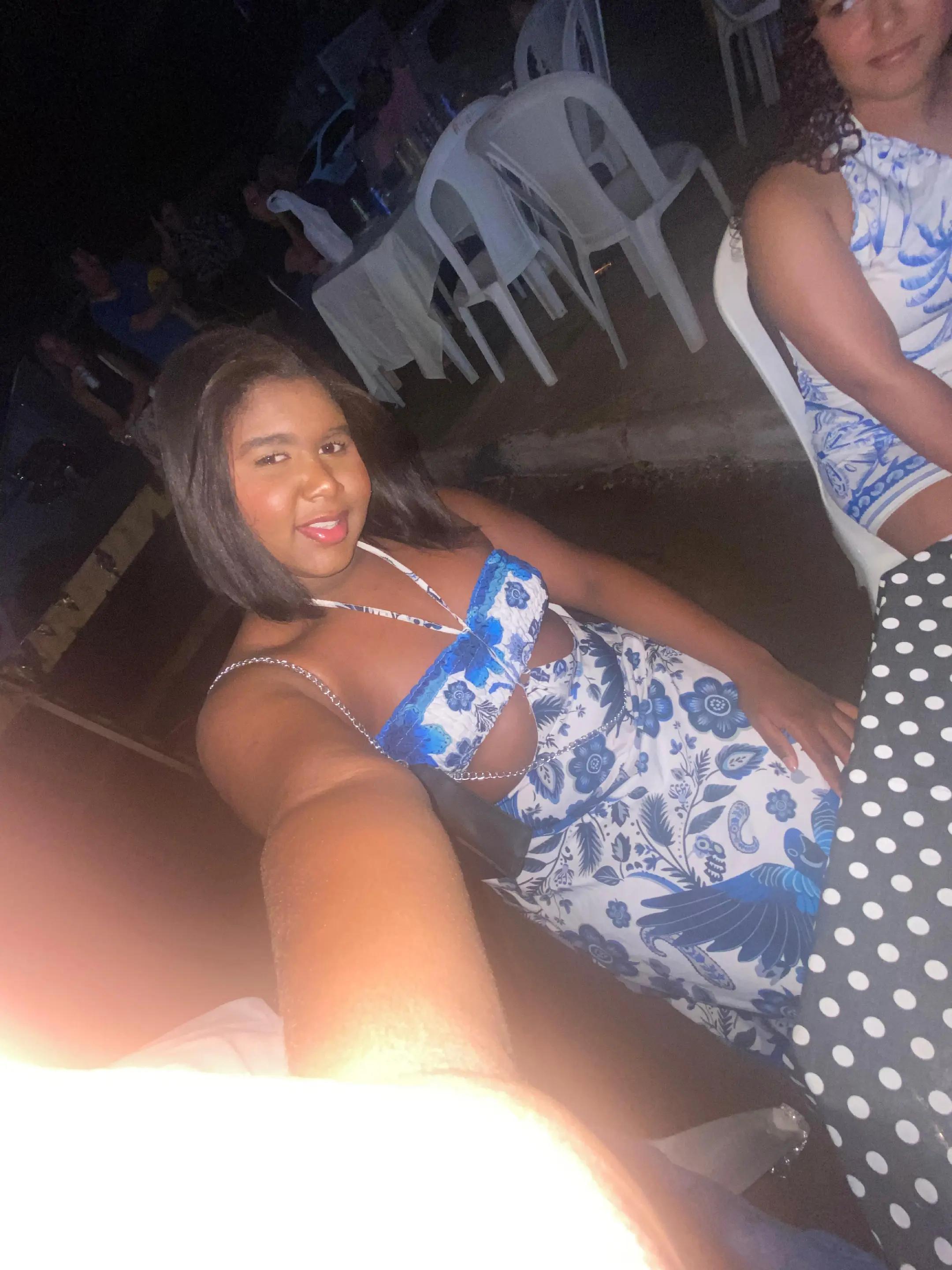 @L&iacute;via Crispim
