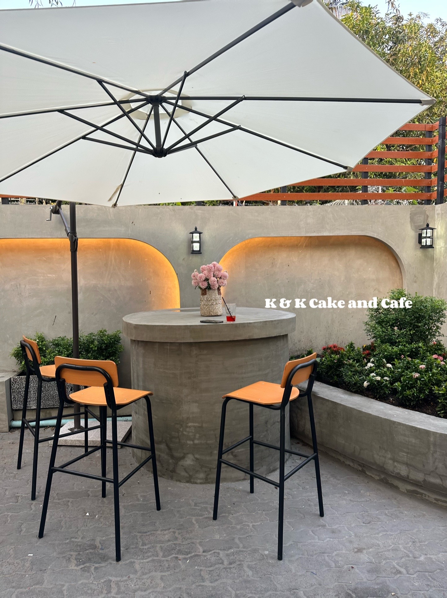 @K & K Cake and Cafe