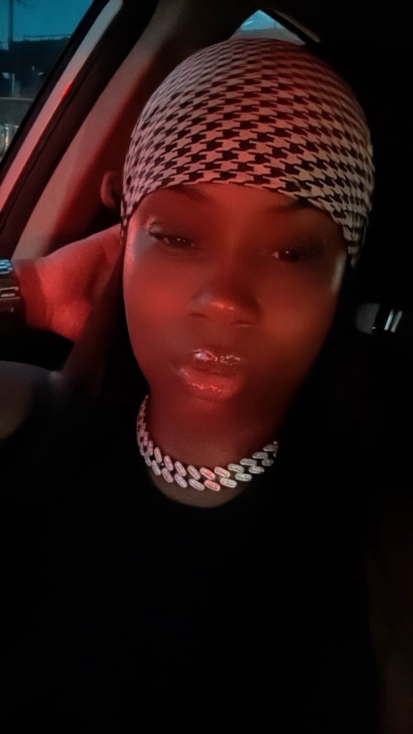 @Valee