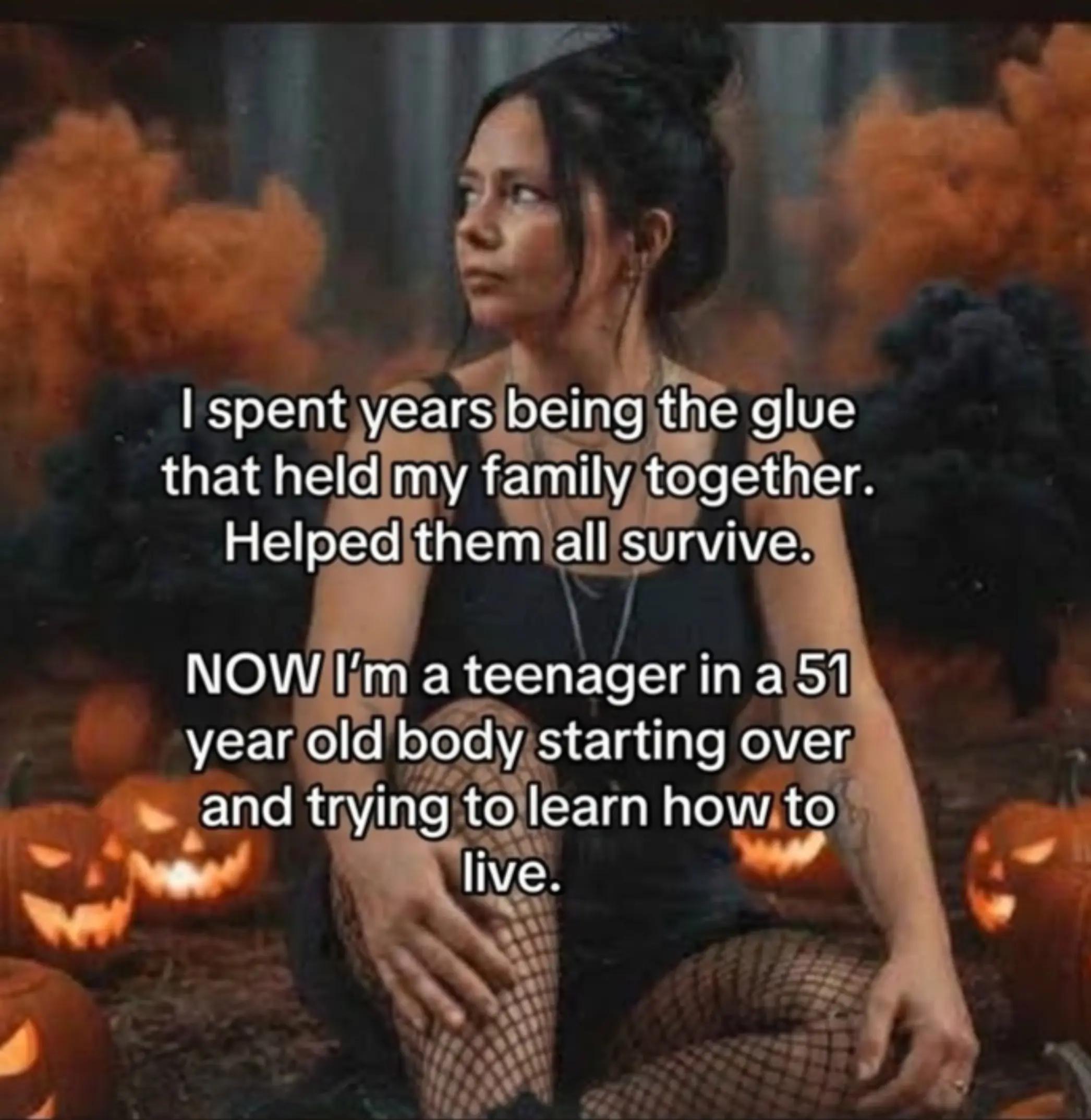 @ᗴᗰᗰƳ & 丅ᗴɊᑌᎥᒪᗩ         ᗯᗝᖇᒪᗪ