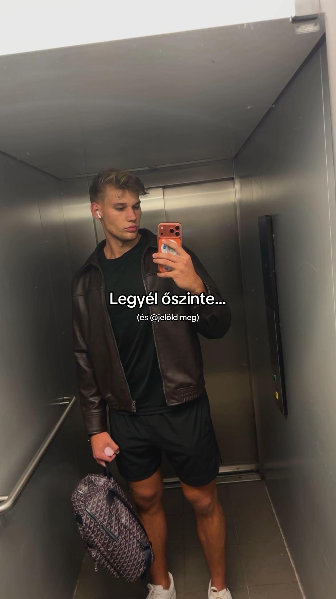 @Moln&aacute;r Andr&aacute;s