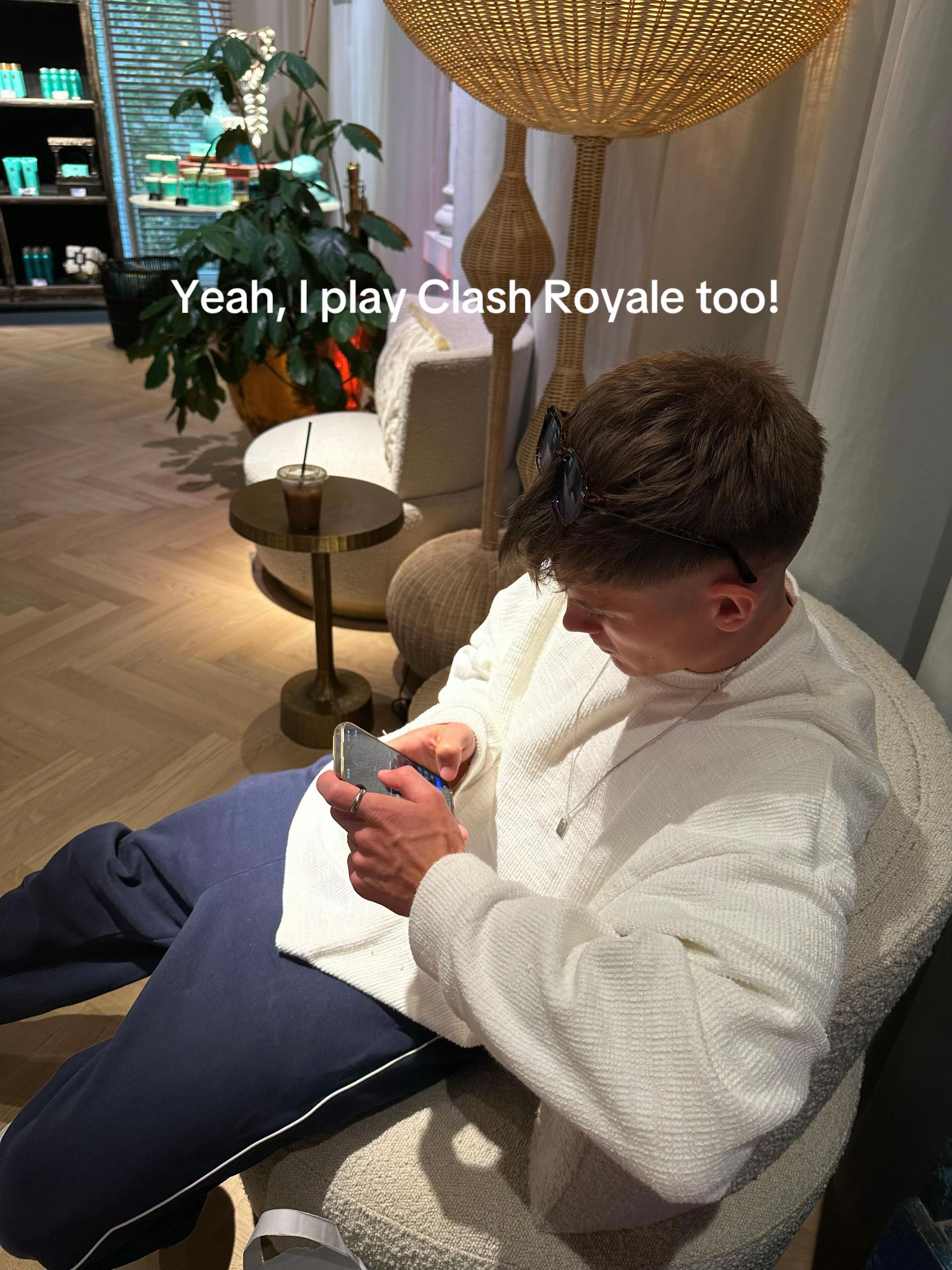 @bydustinn