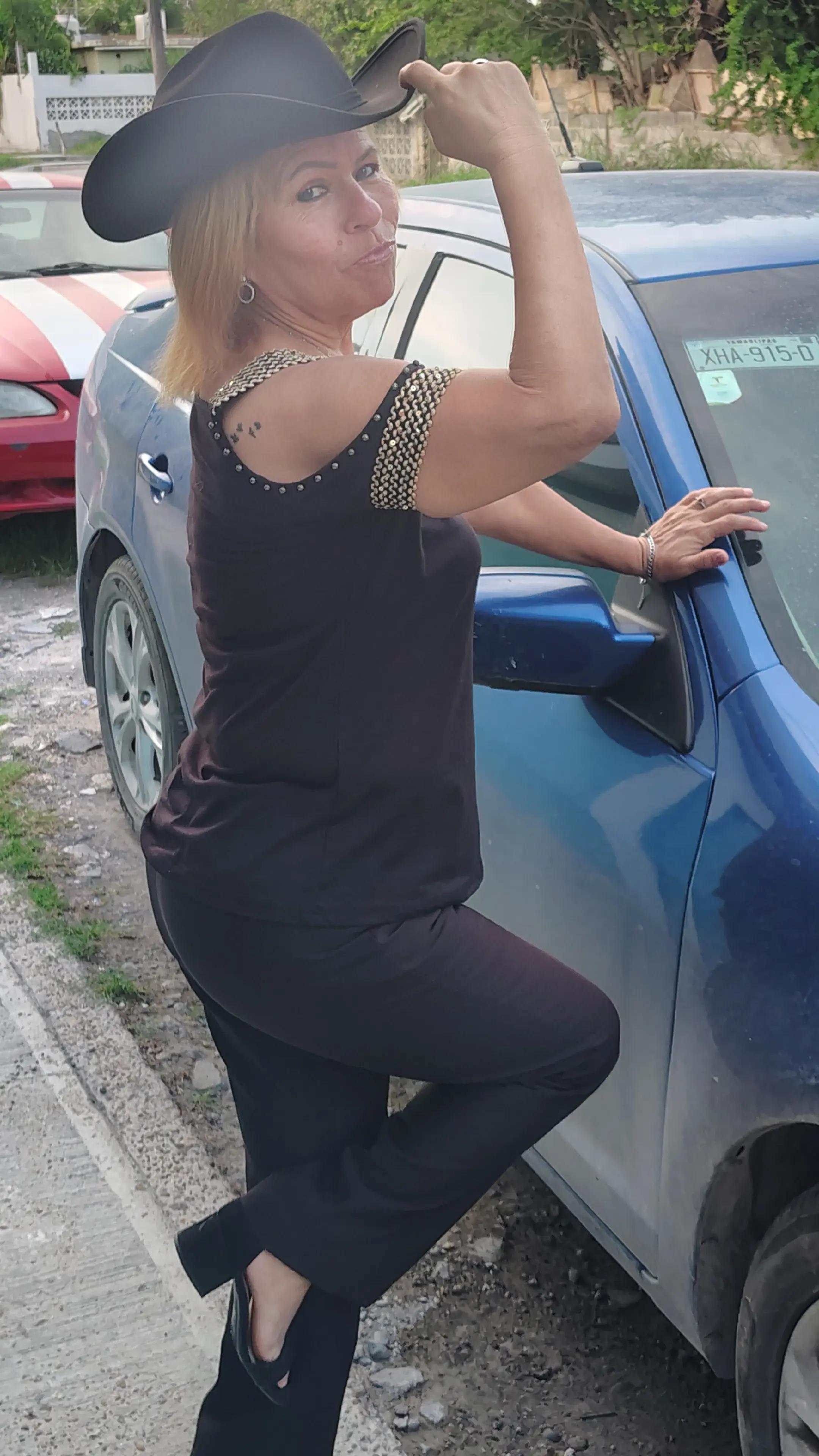 @Leal Sandra