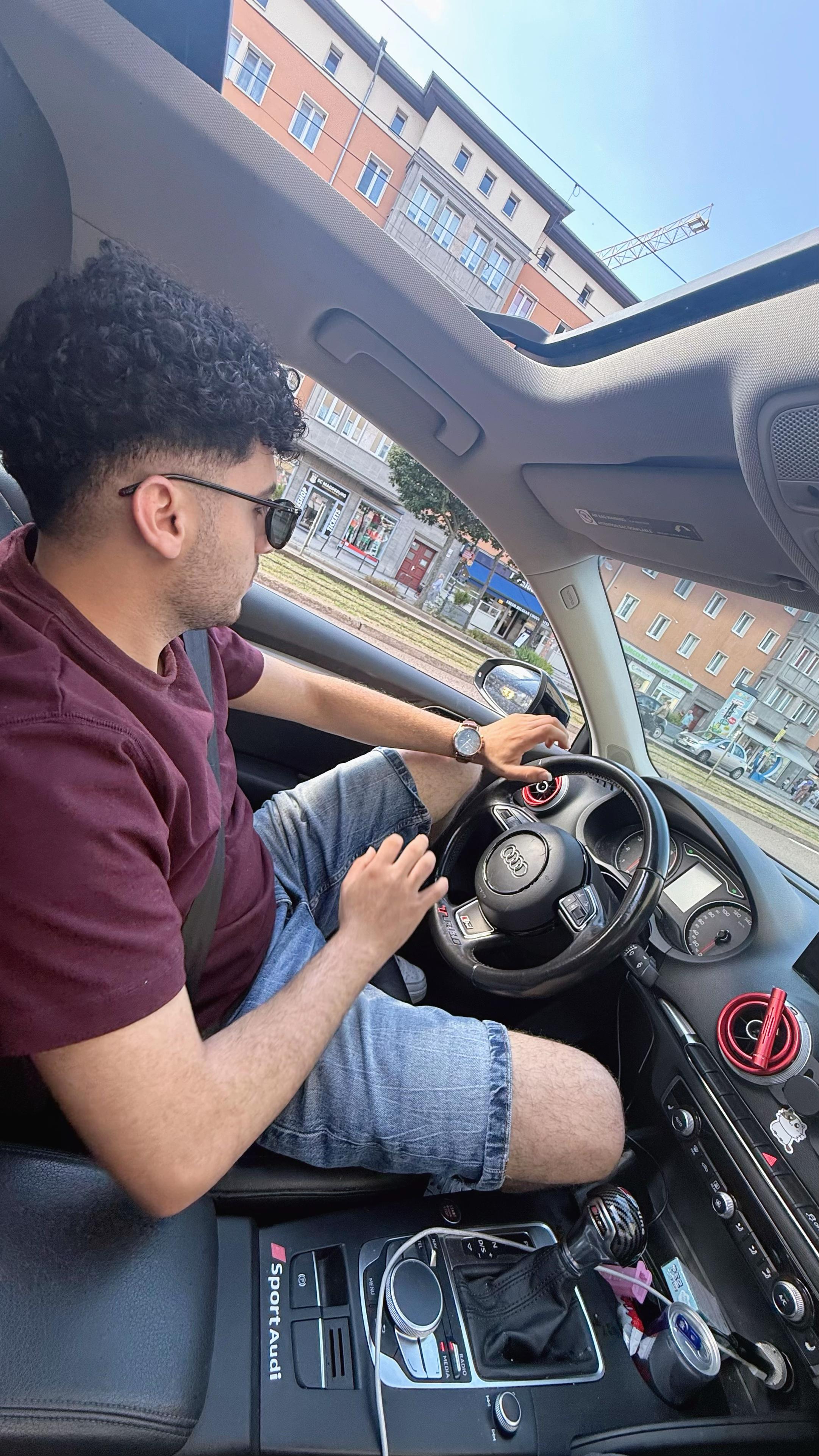 @:﮼Youssef Zourob .🚗