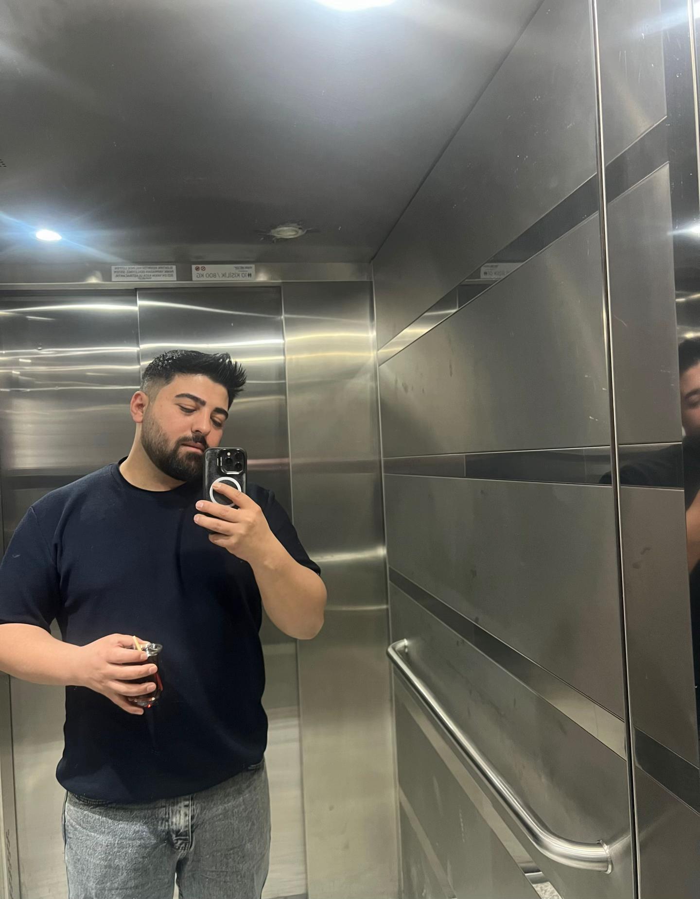 @B&uuml;nyamin Ay