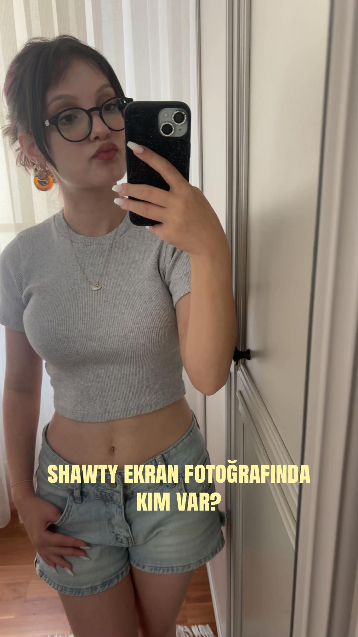 @👸🏻👸🏽