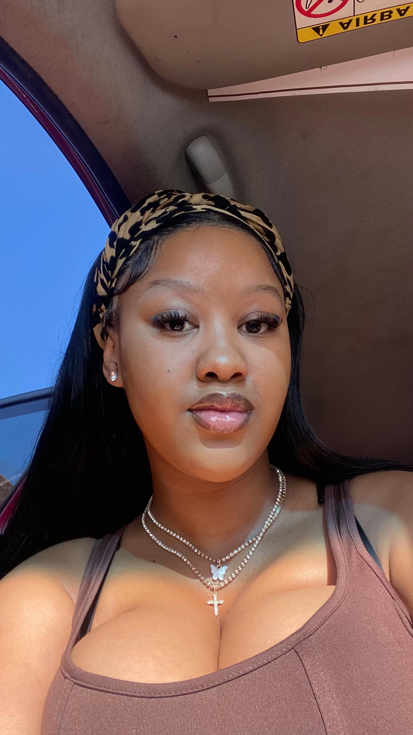 @lebogang ᥫ᭡