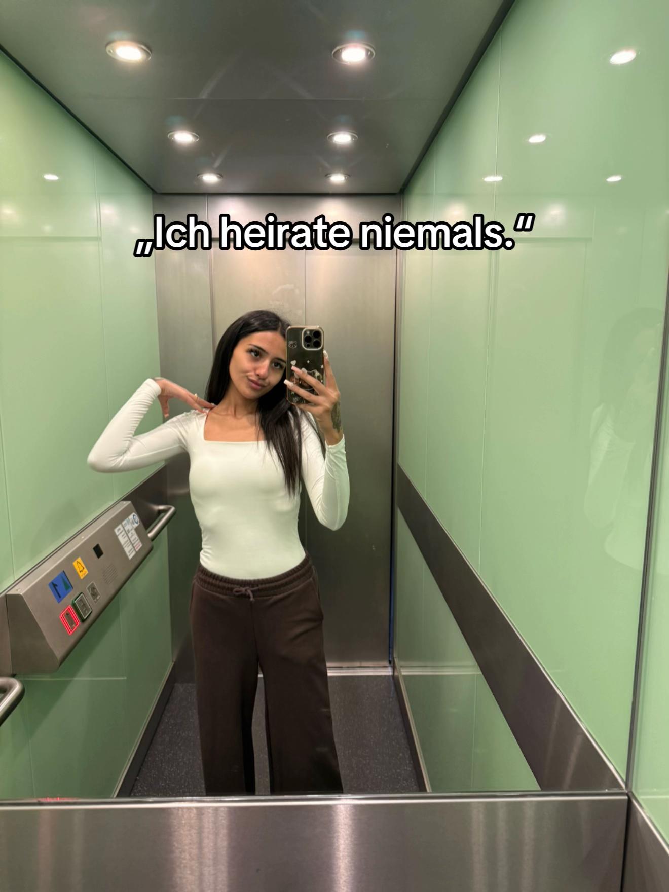 @filizotrk 菲丽兹