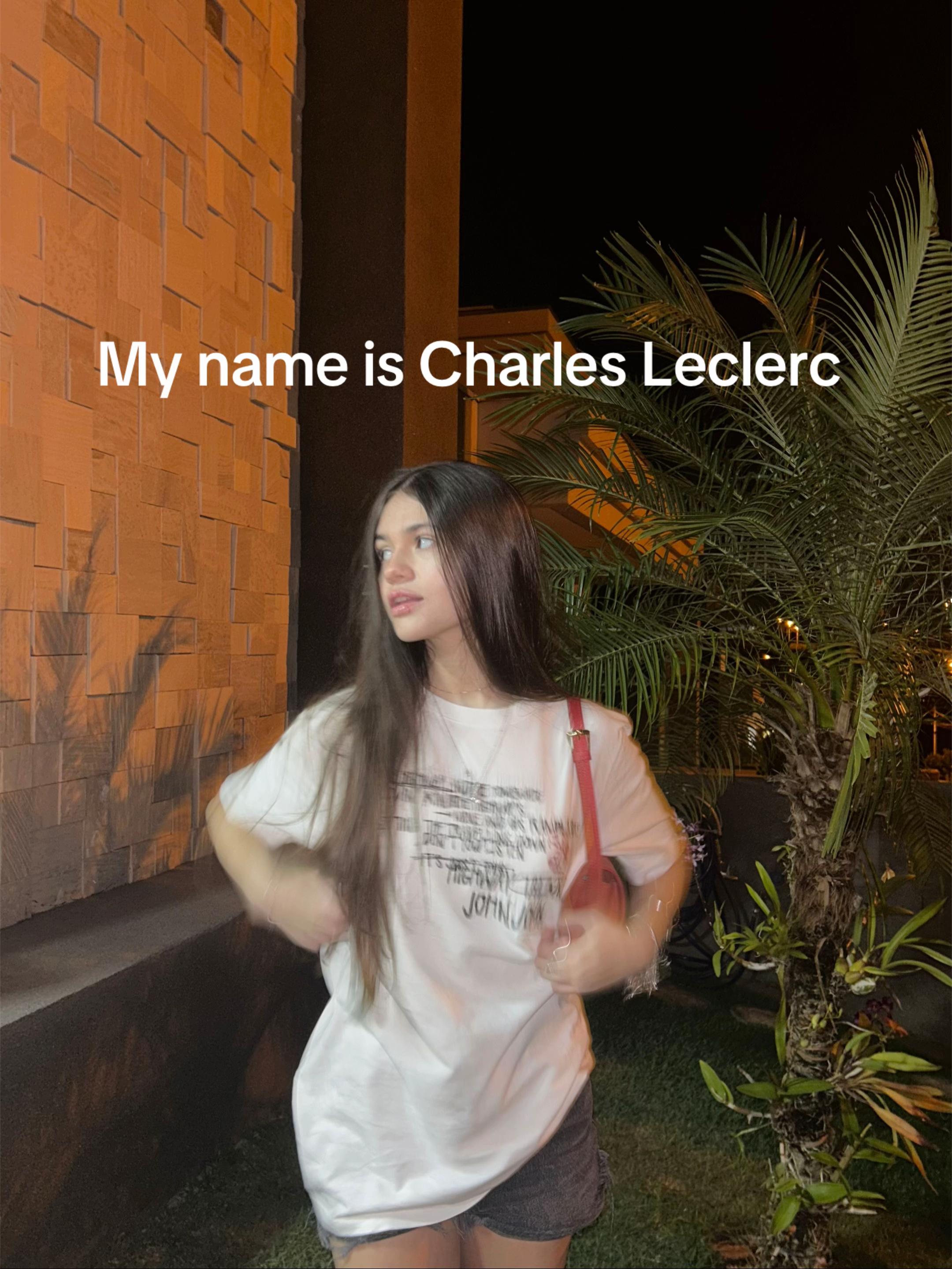 @larissacruzmariano
