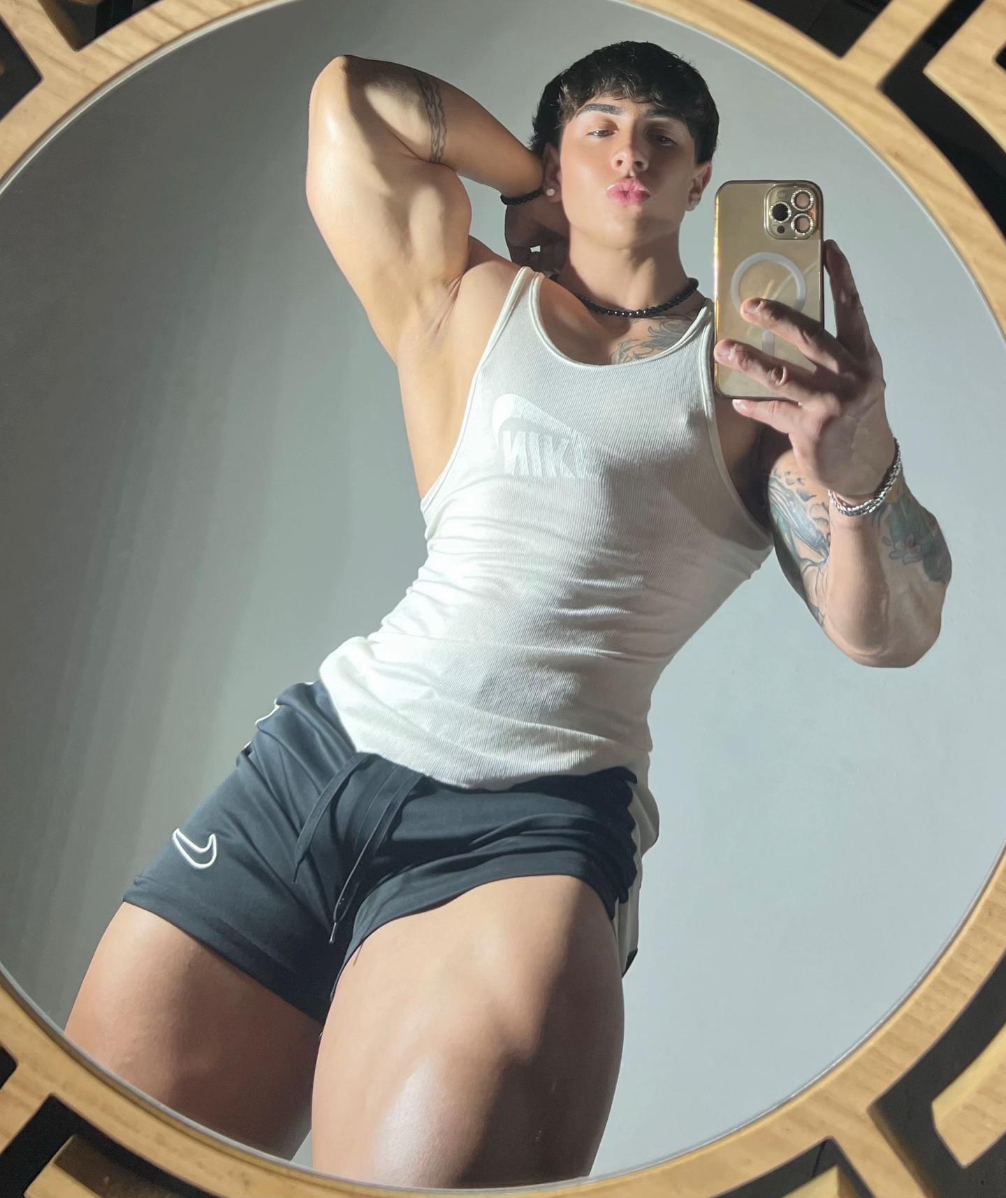 @Nicolás