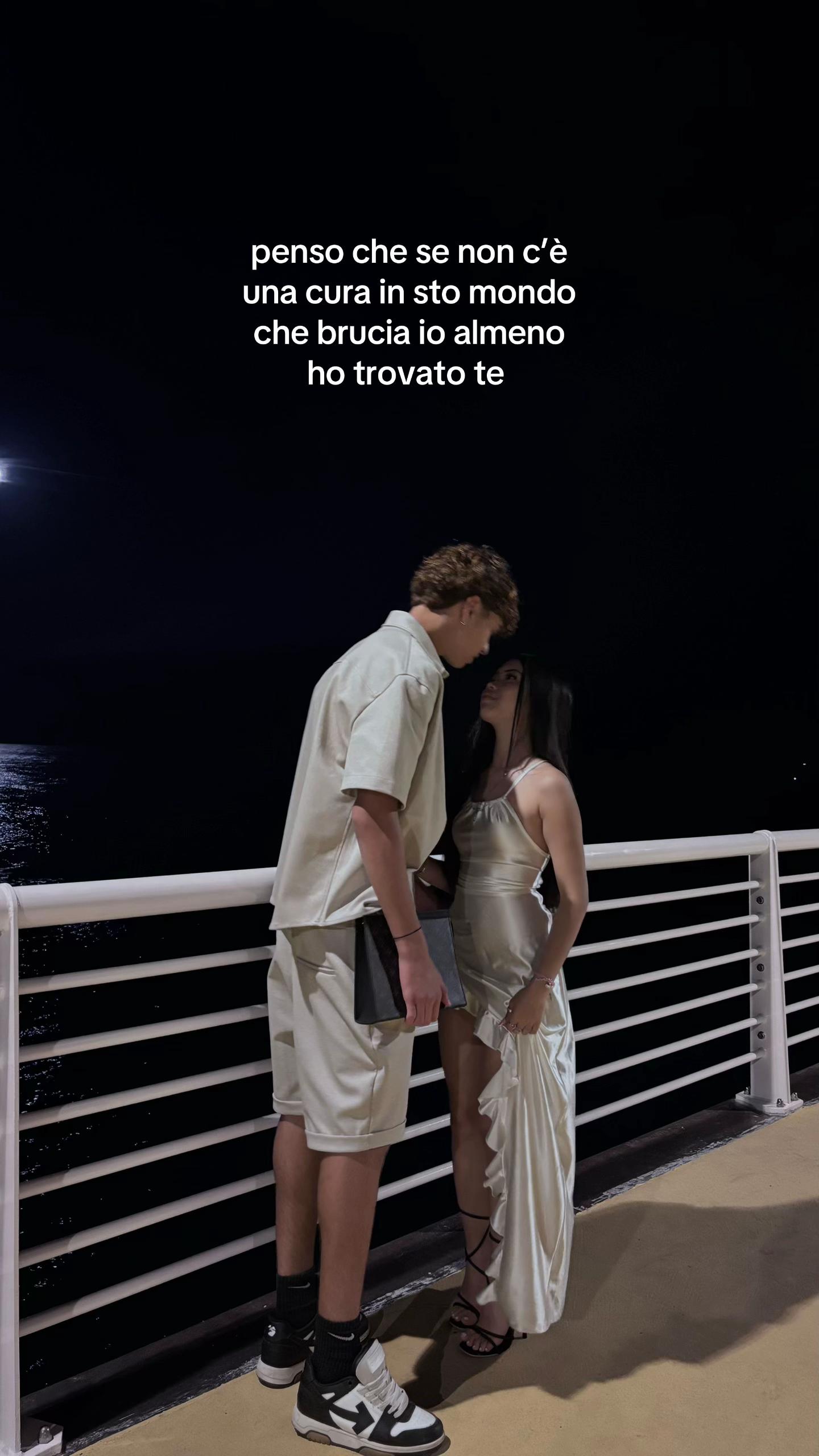 @𝘓𝘢𝘳𝘢 💕