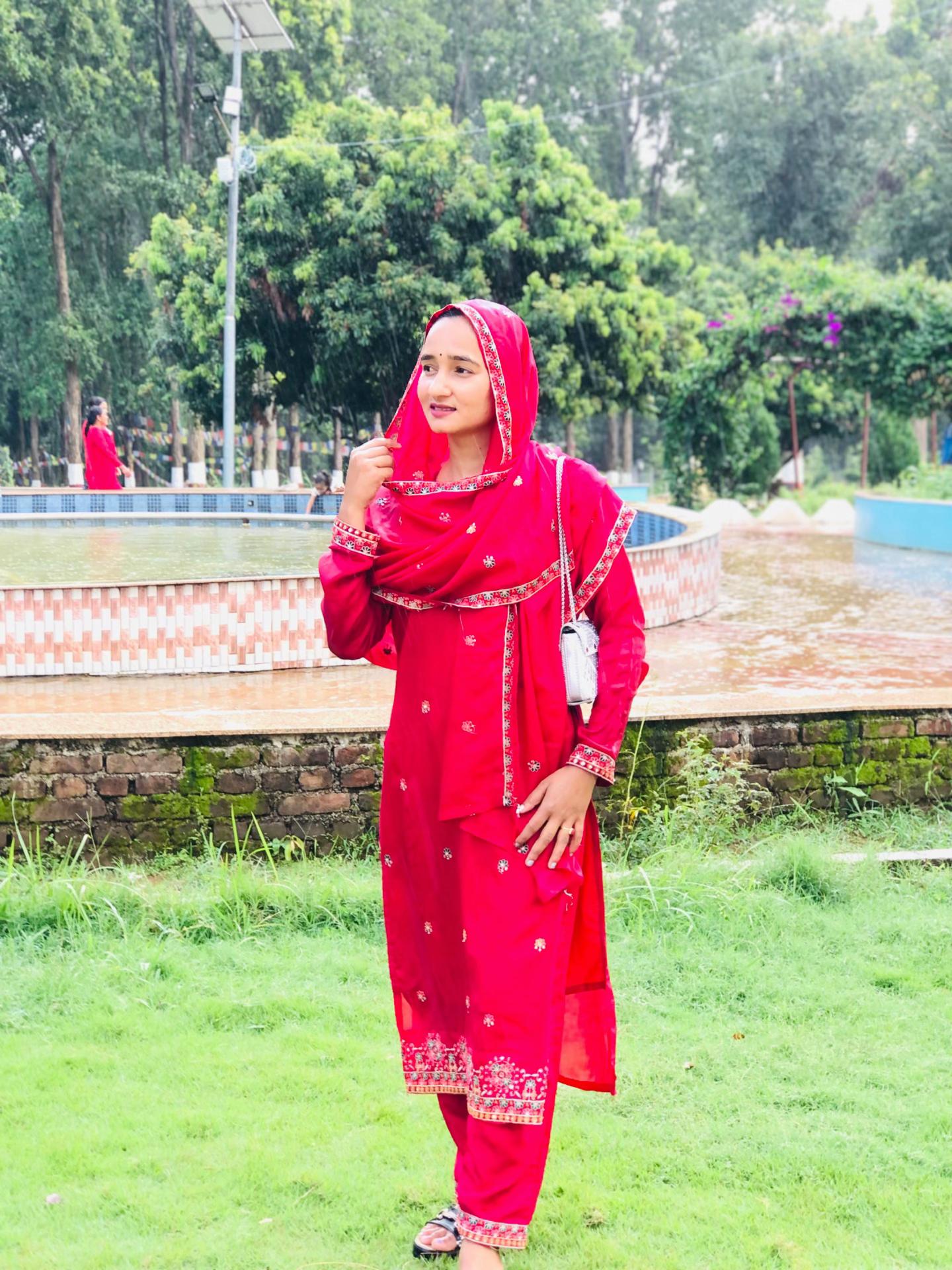 @Uma khadka💎💐👑