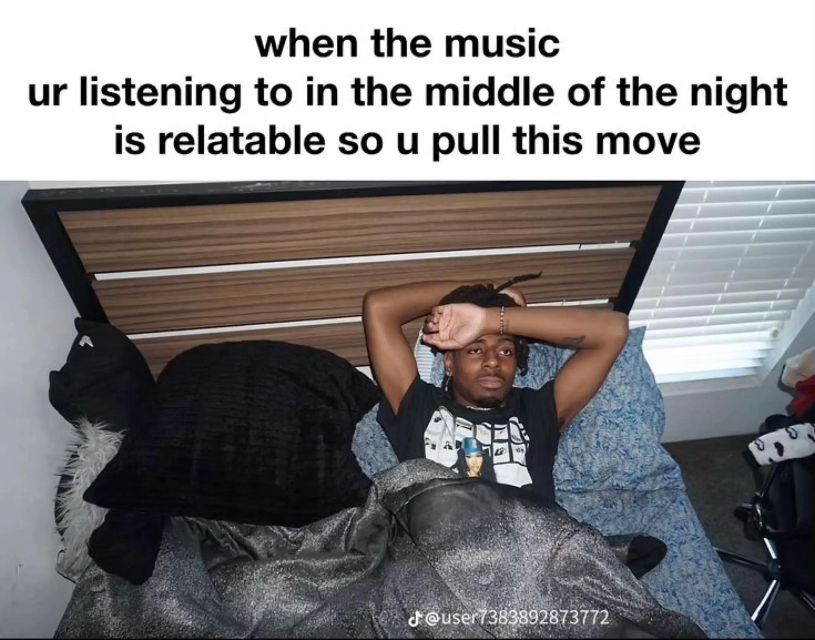 @𝒩