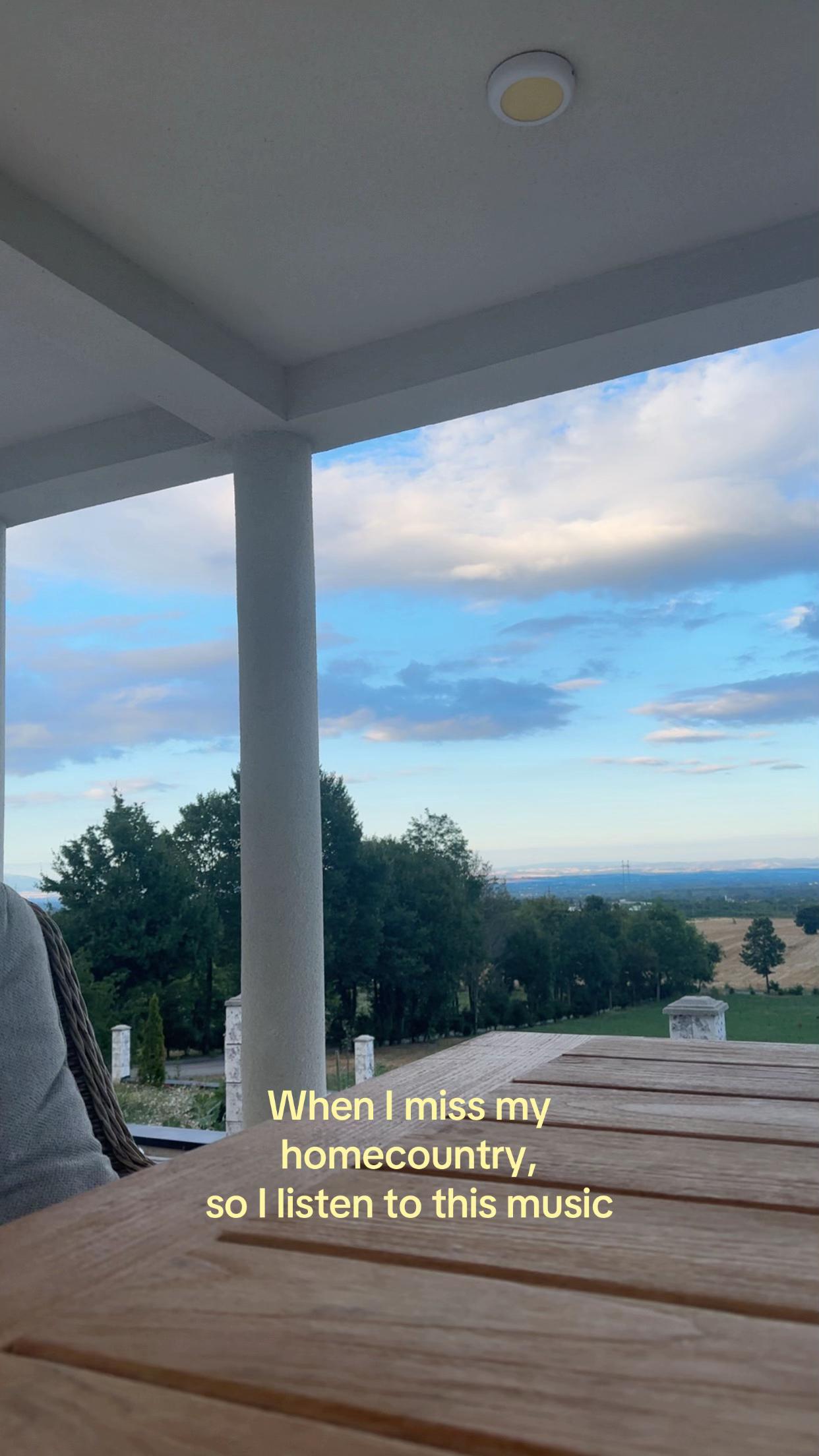 @elis🇦🇱