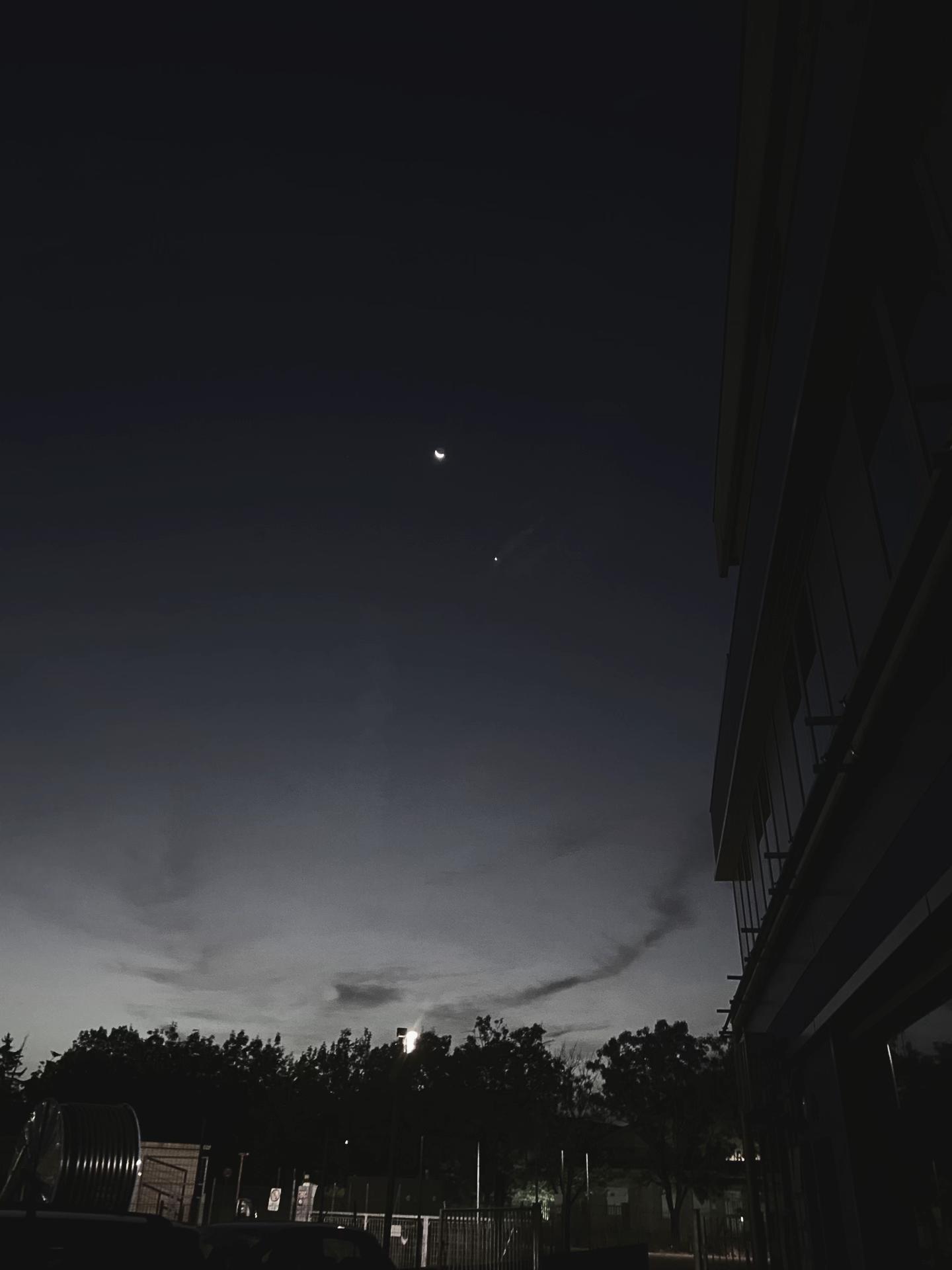 @✰