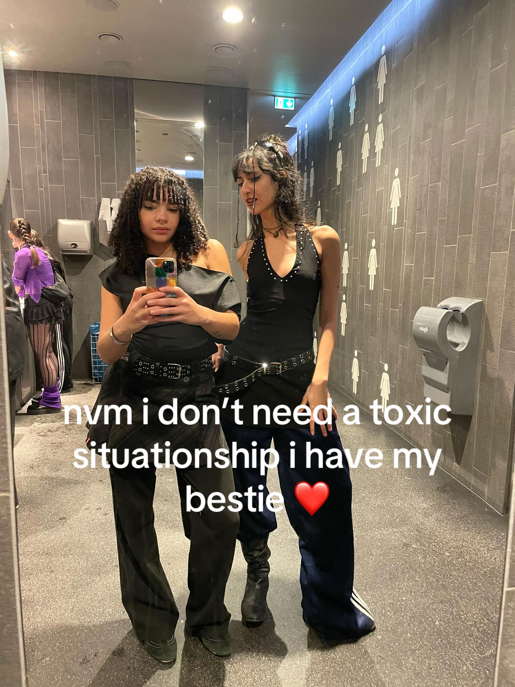 @peachesandcream
