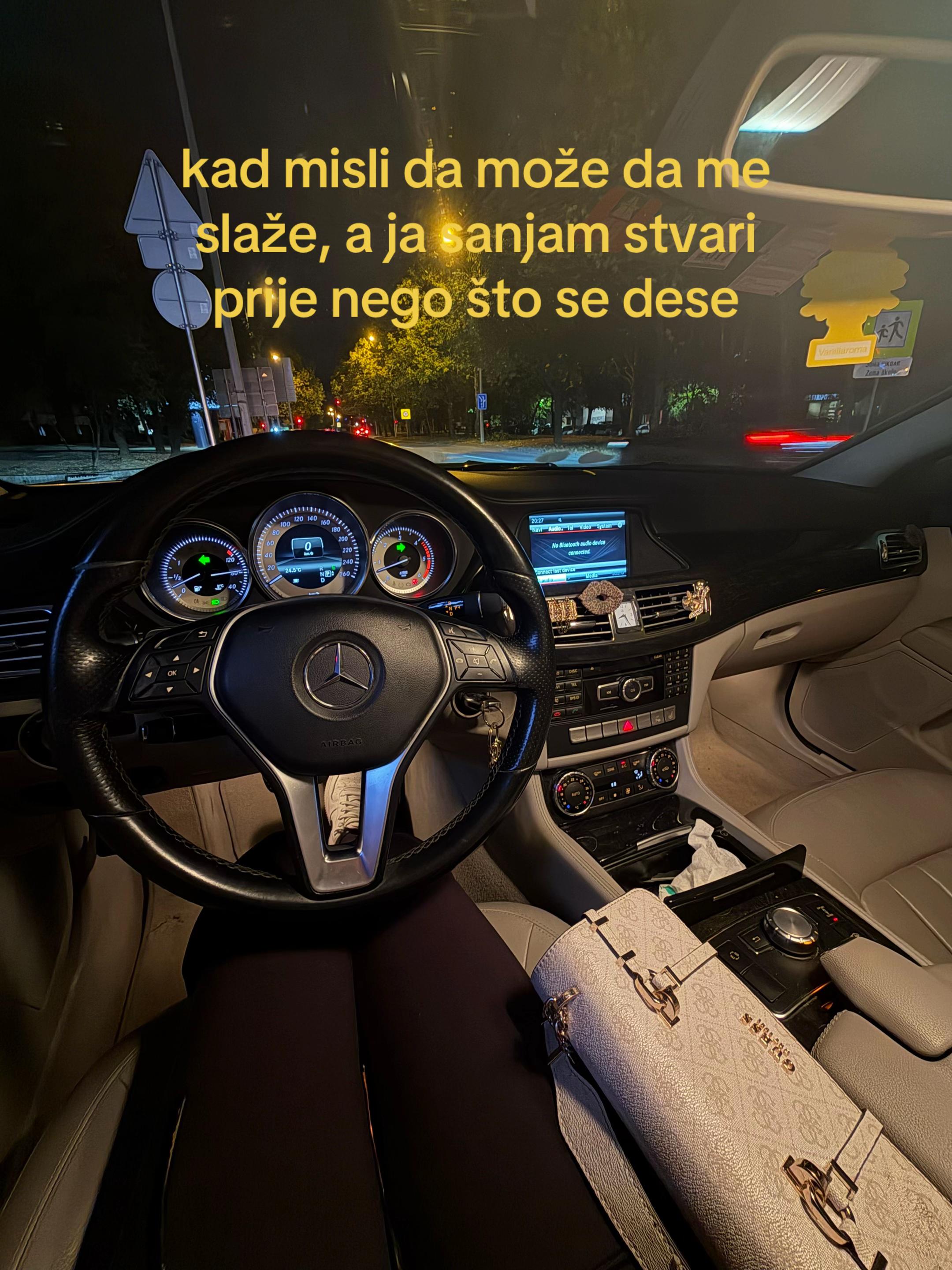 @888
