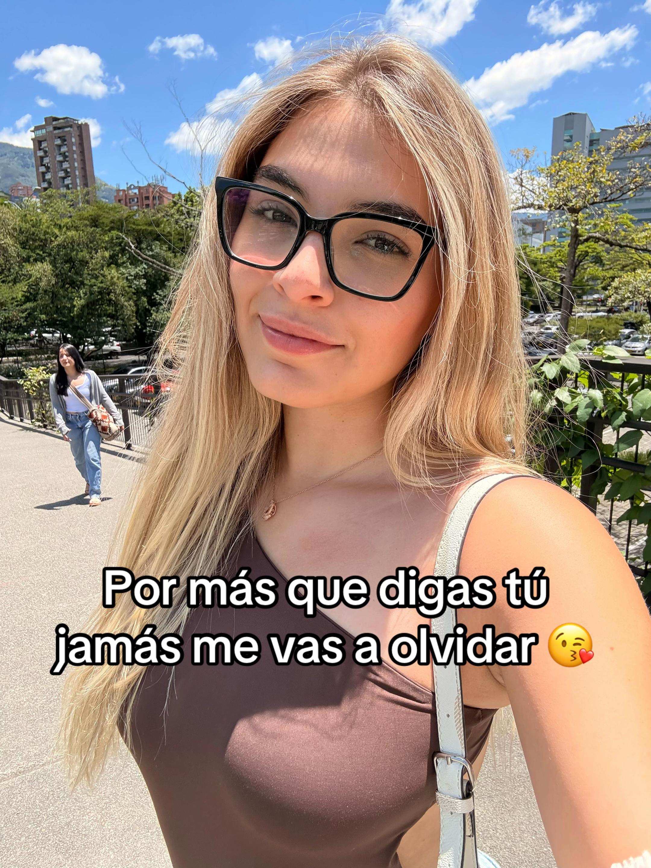 @Nana Ballesteros🦊 🐈&zwj;⬛