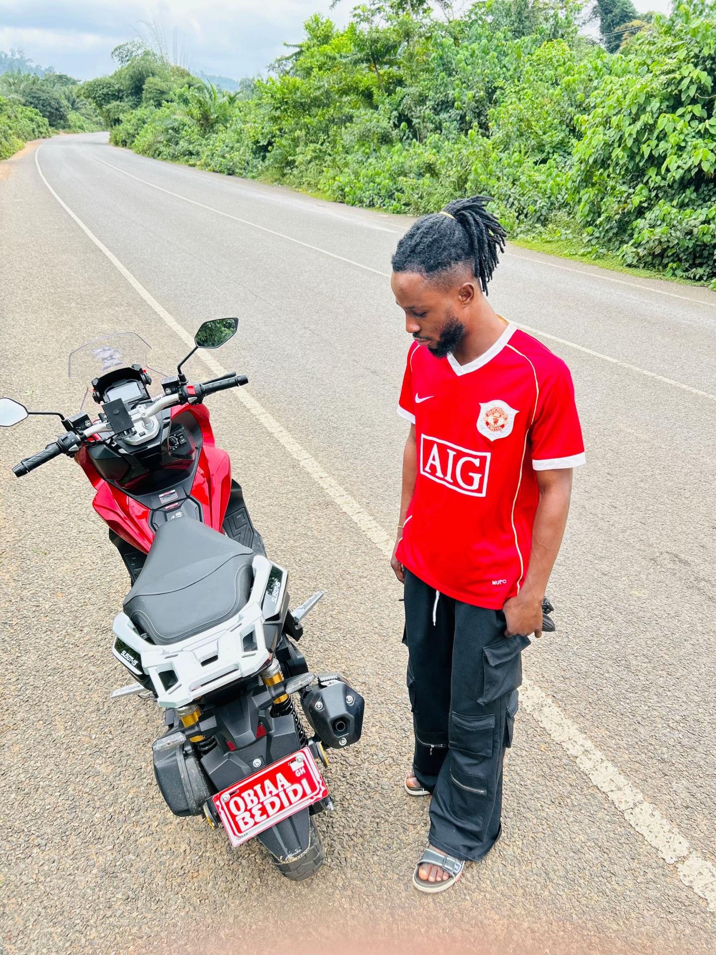 @Born to success 🎋💧