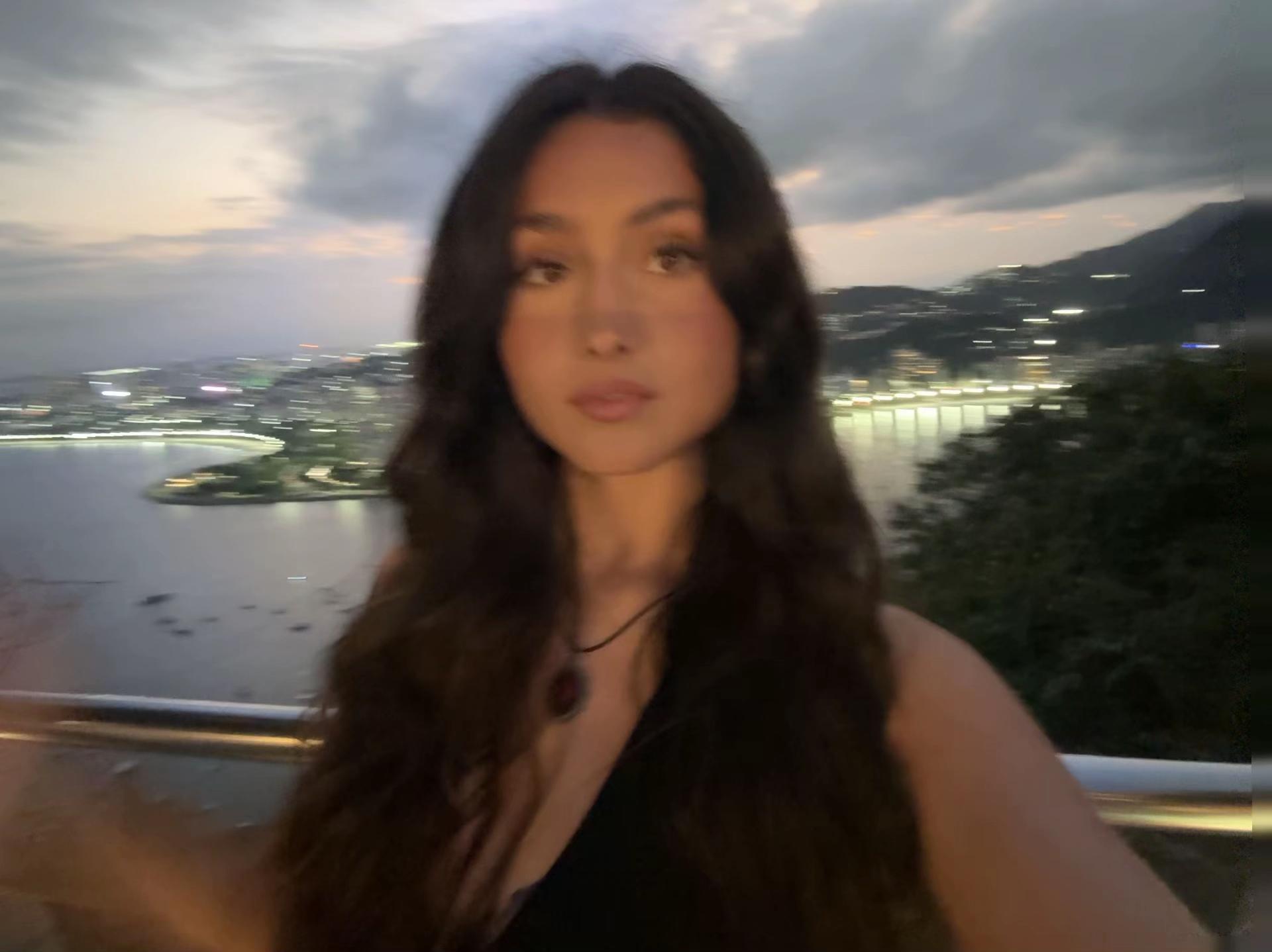 @maría.