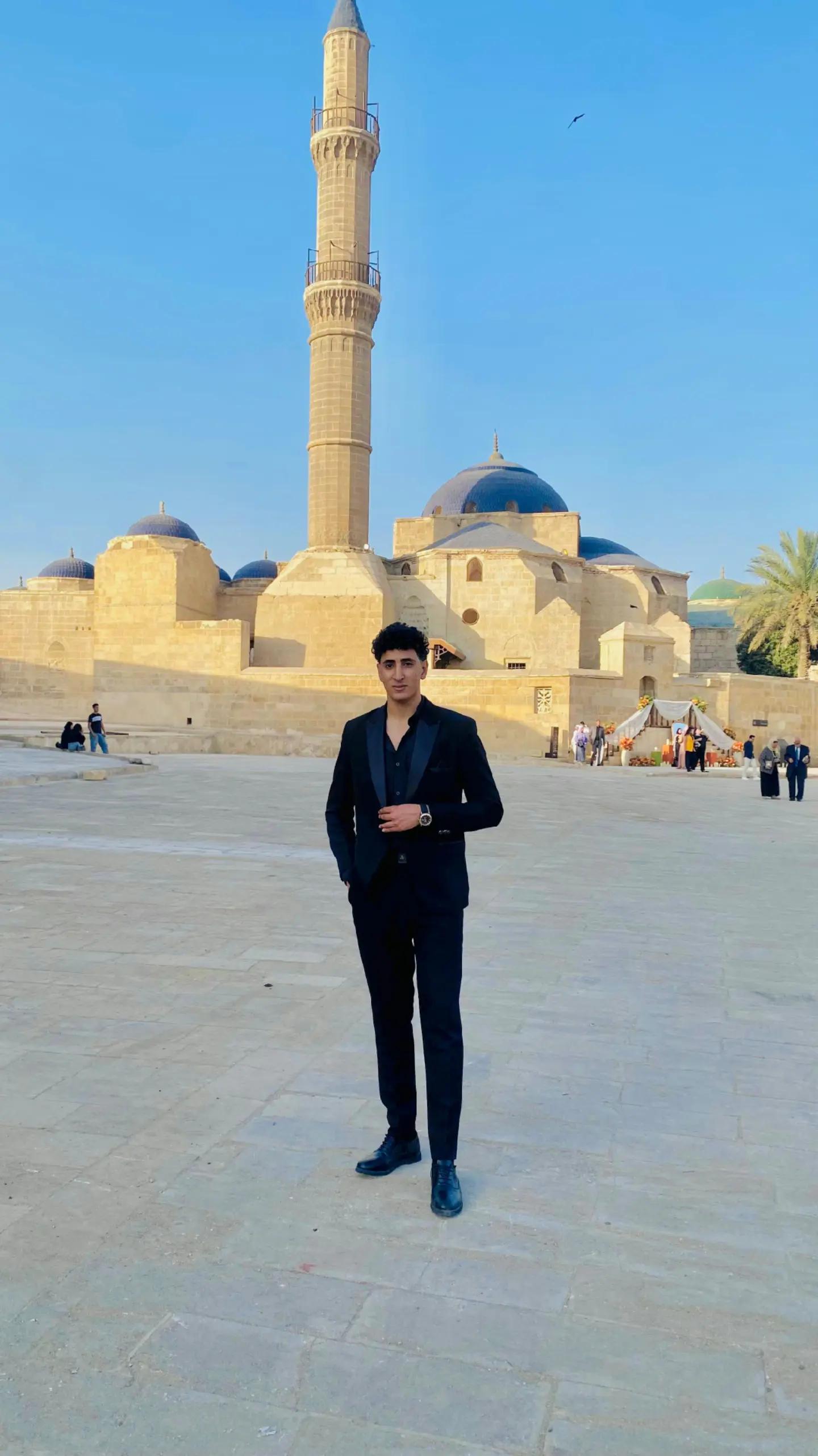 @علي رزه