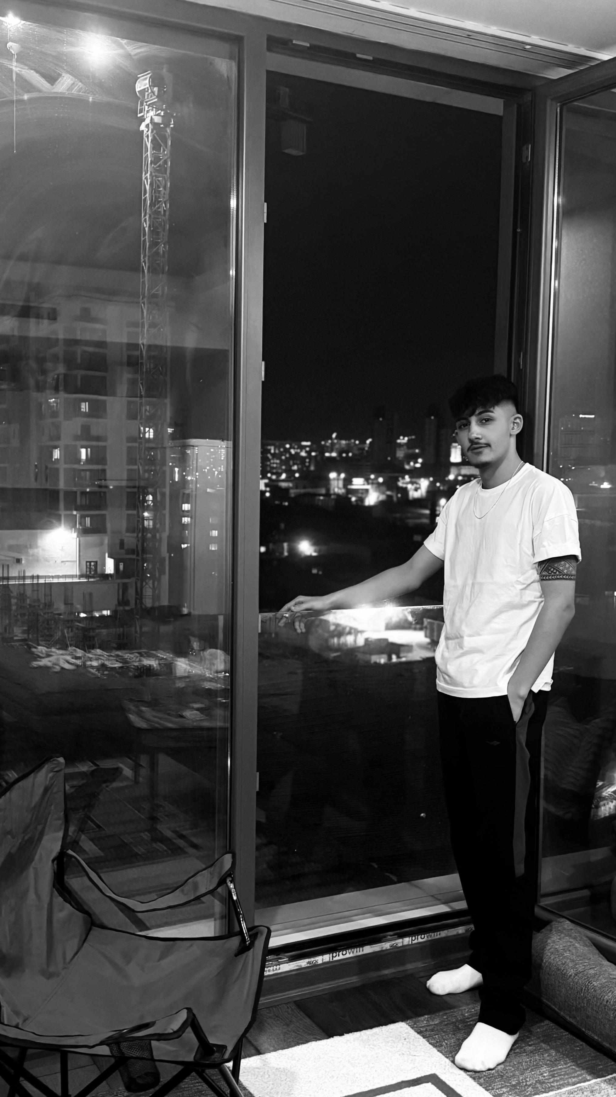 @Byam_