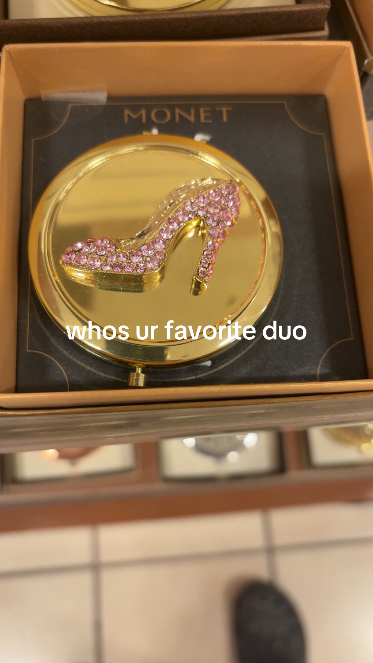 @🙇♀️👣.