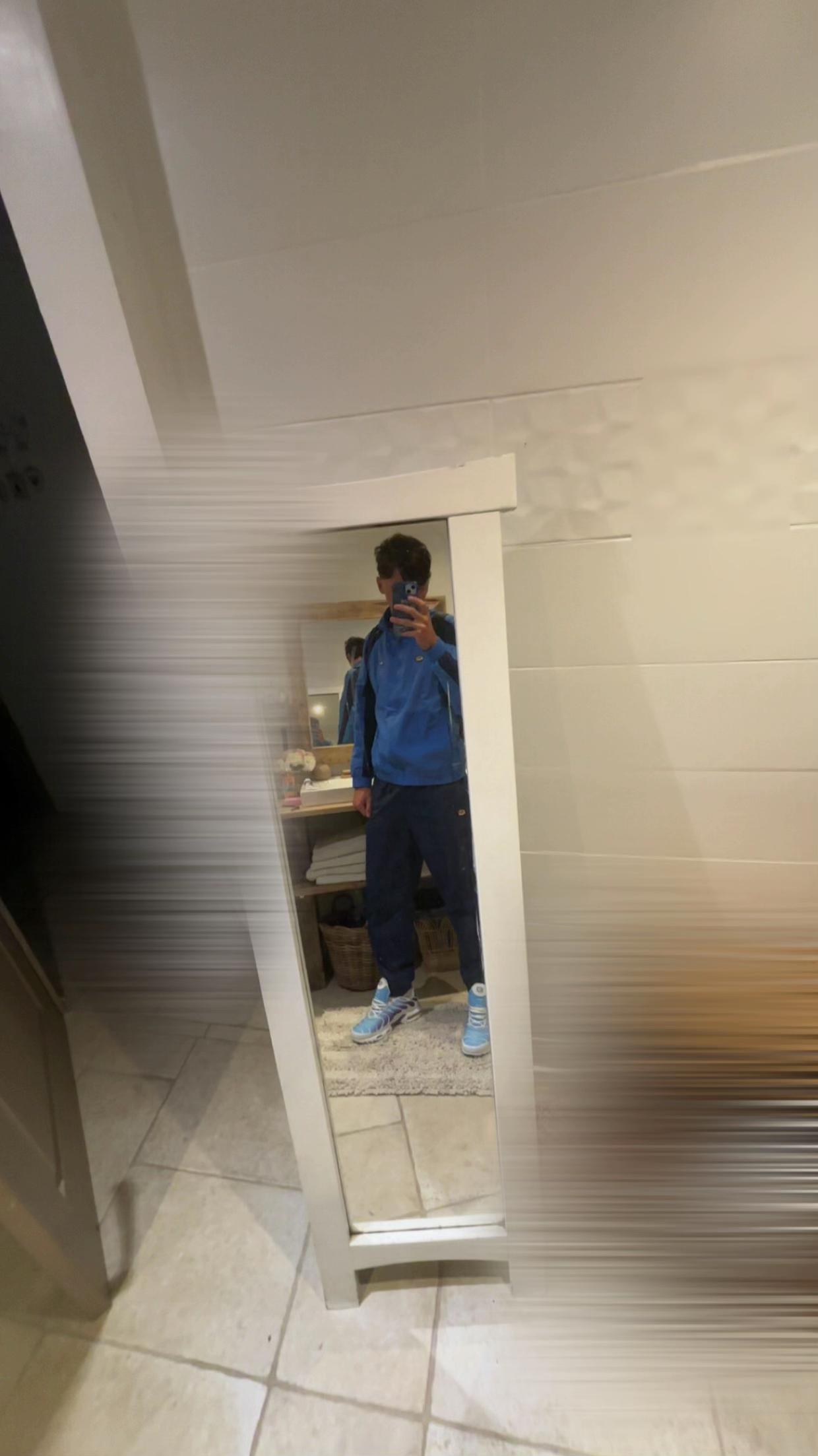 @Lrzo_😬