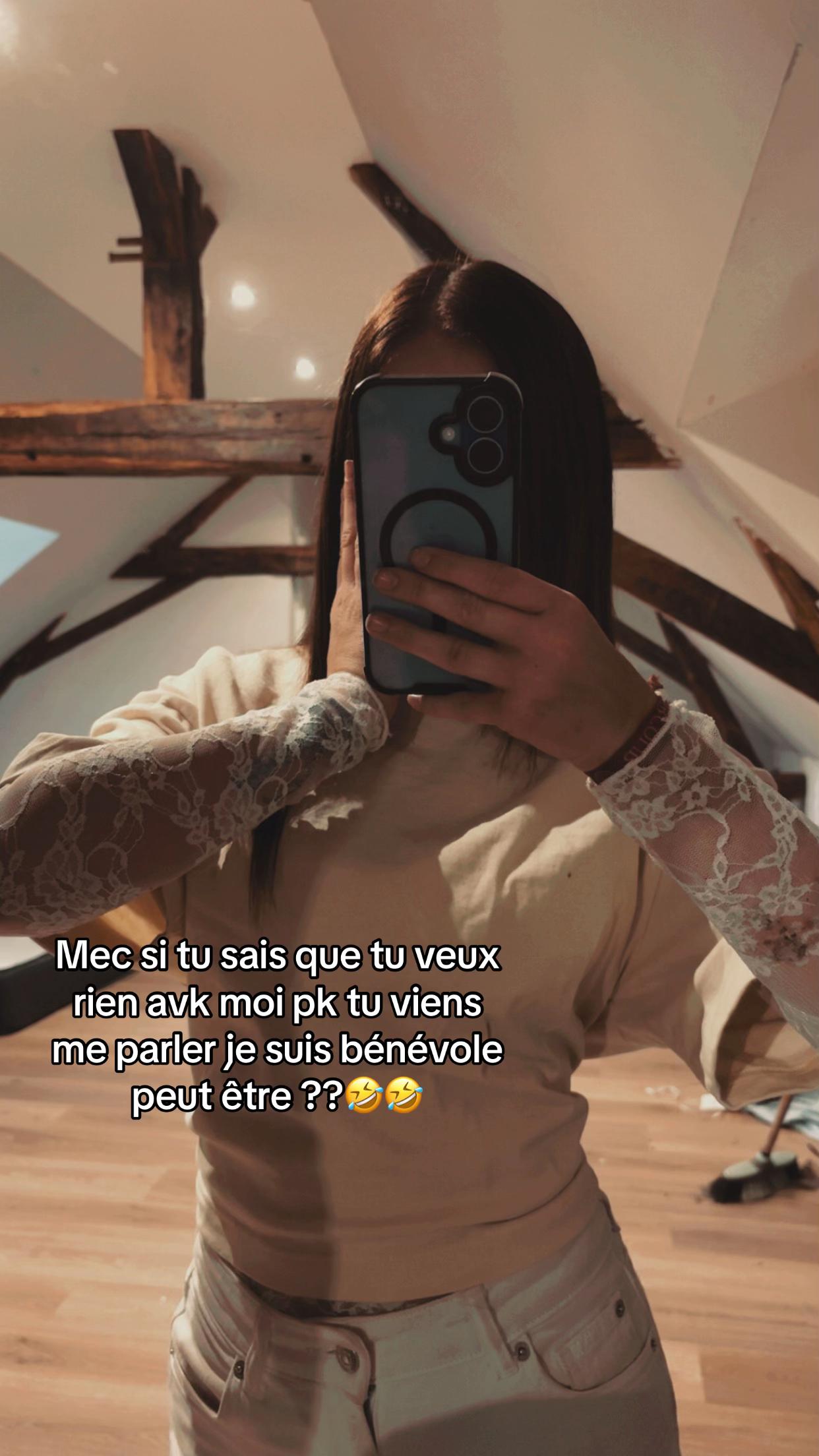 @L&eacute;a_bnd2