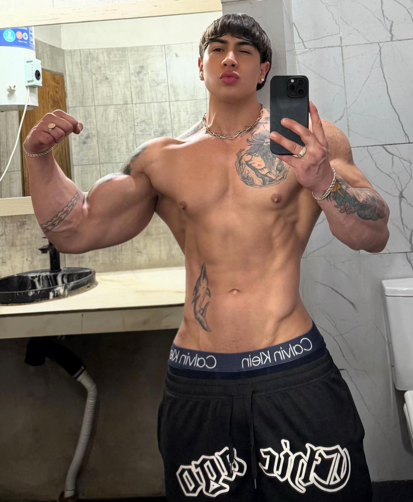 @Nicol&aacute;s