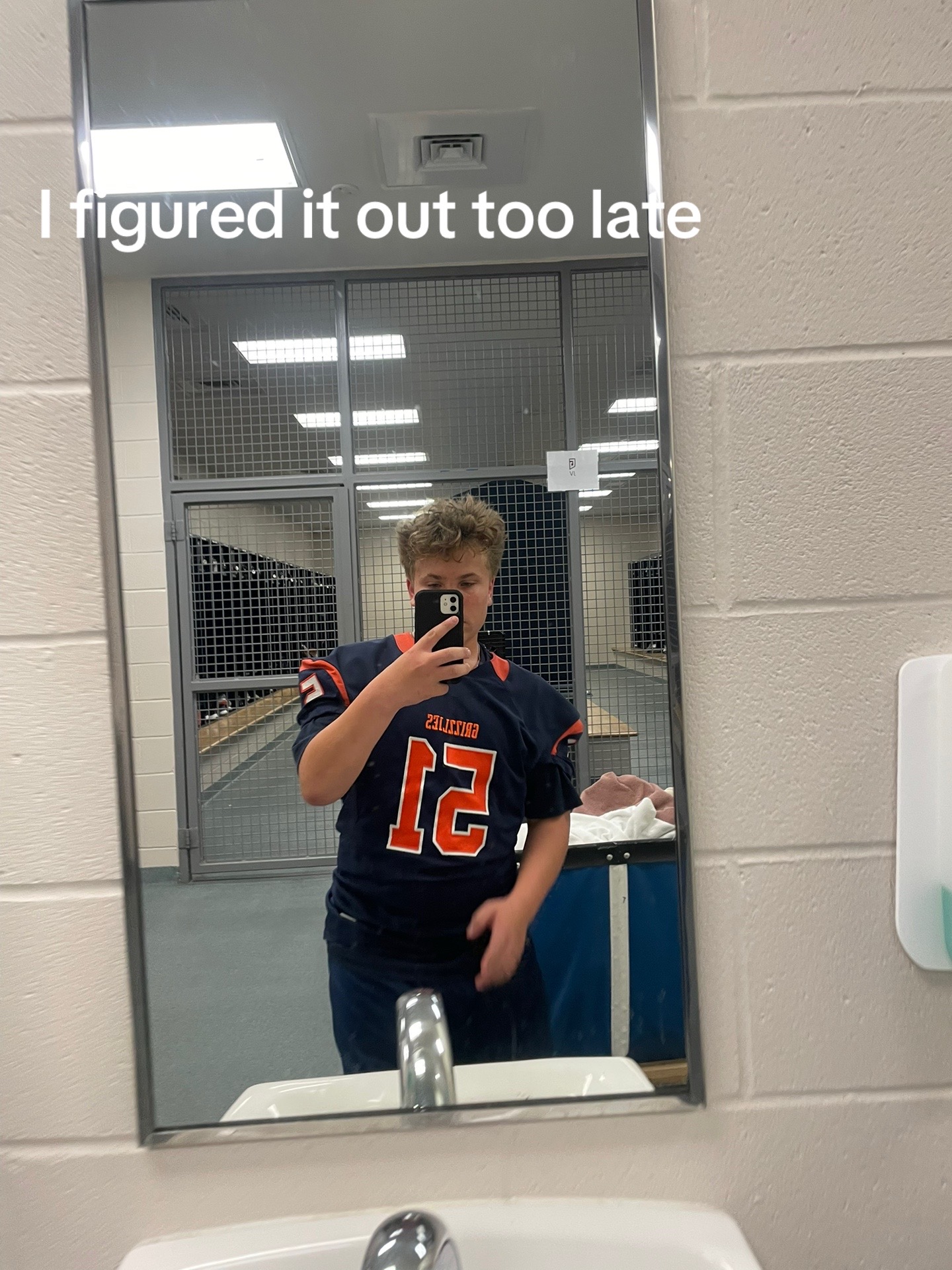 @DH🧡🤍💙🏈⚾️