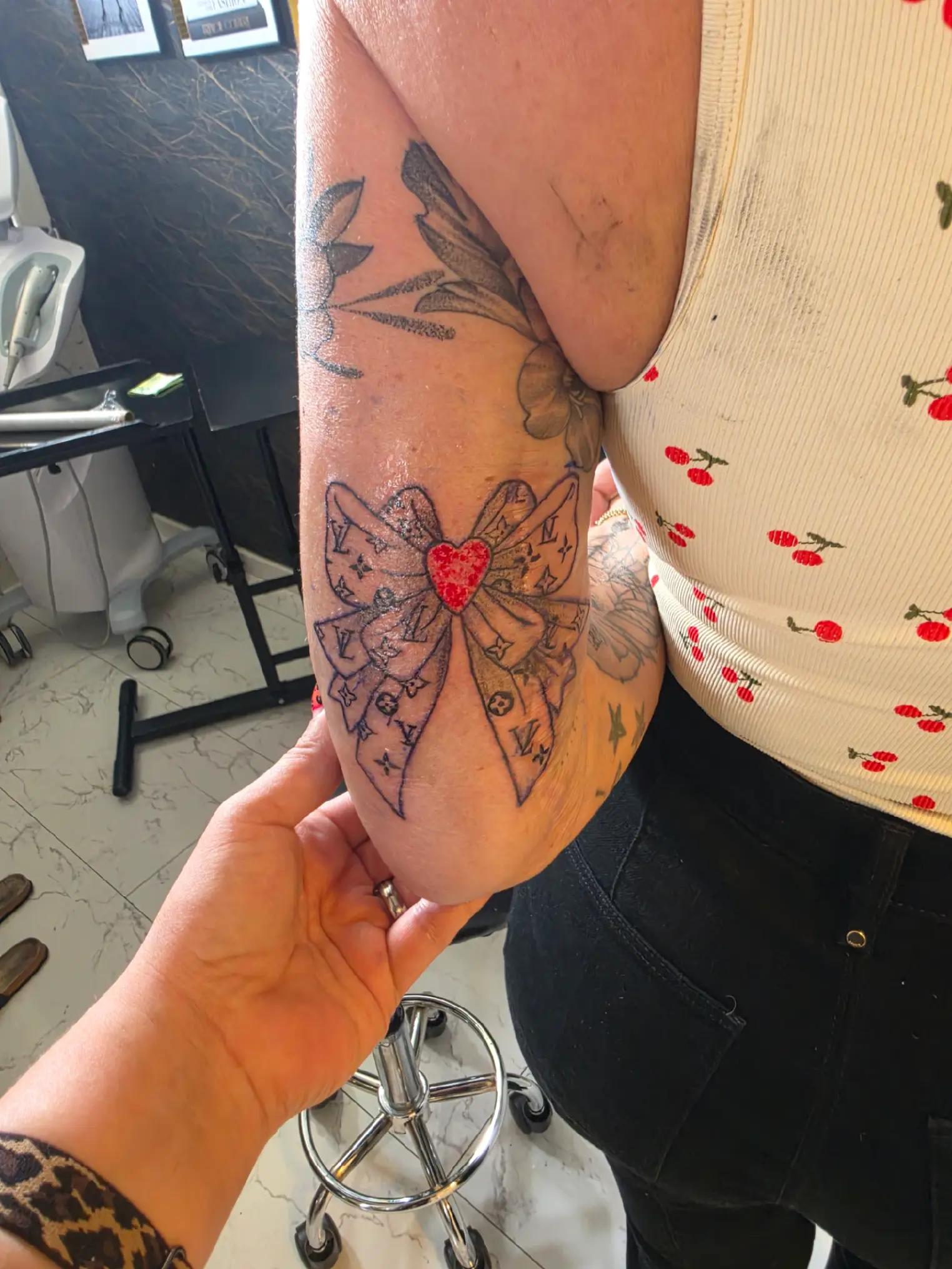 @Pink.ink.cd