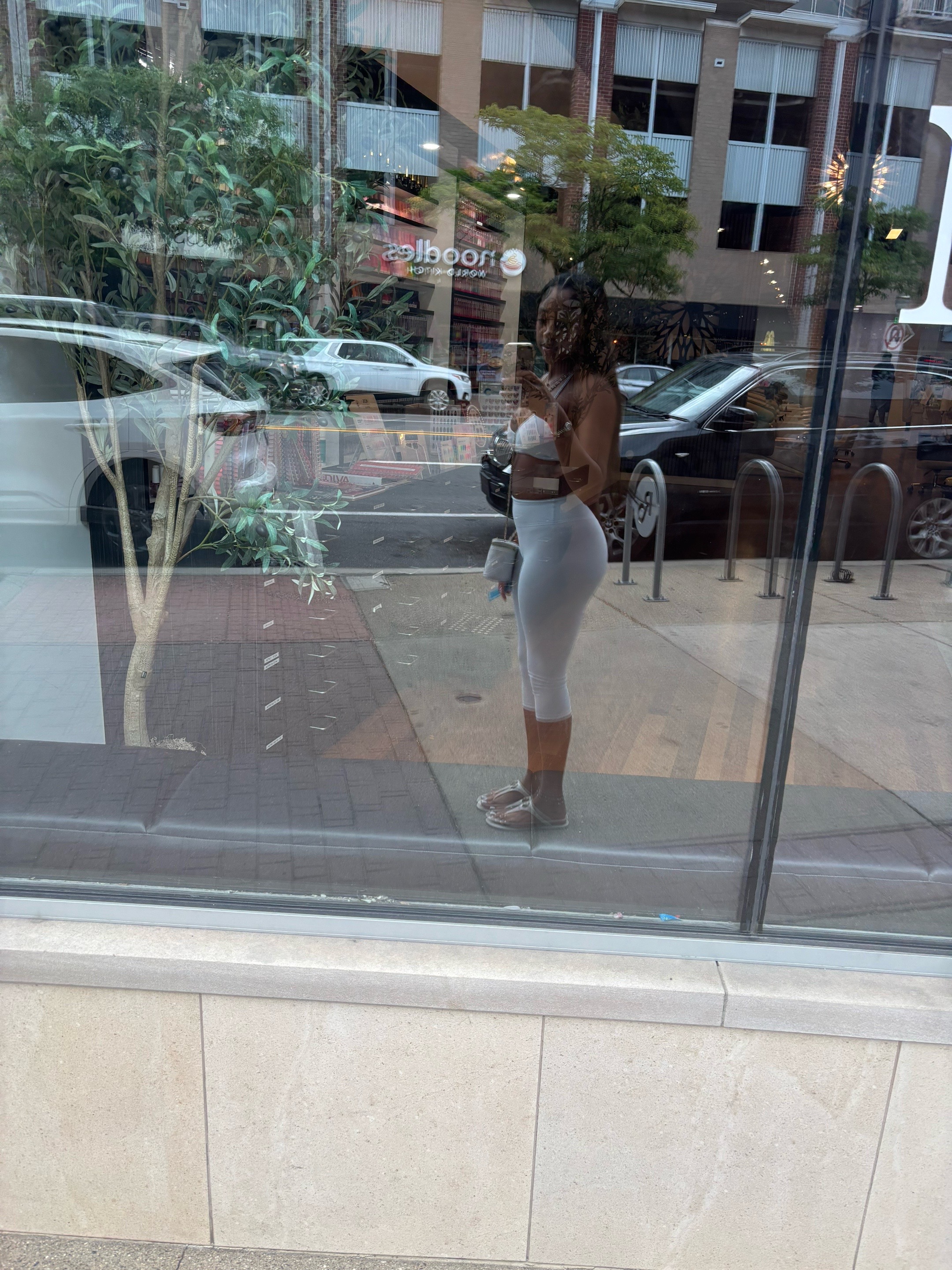 @alanamadison_