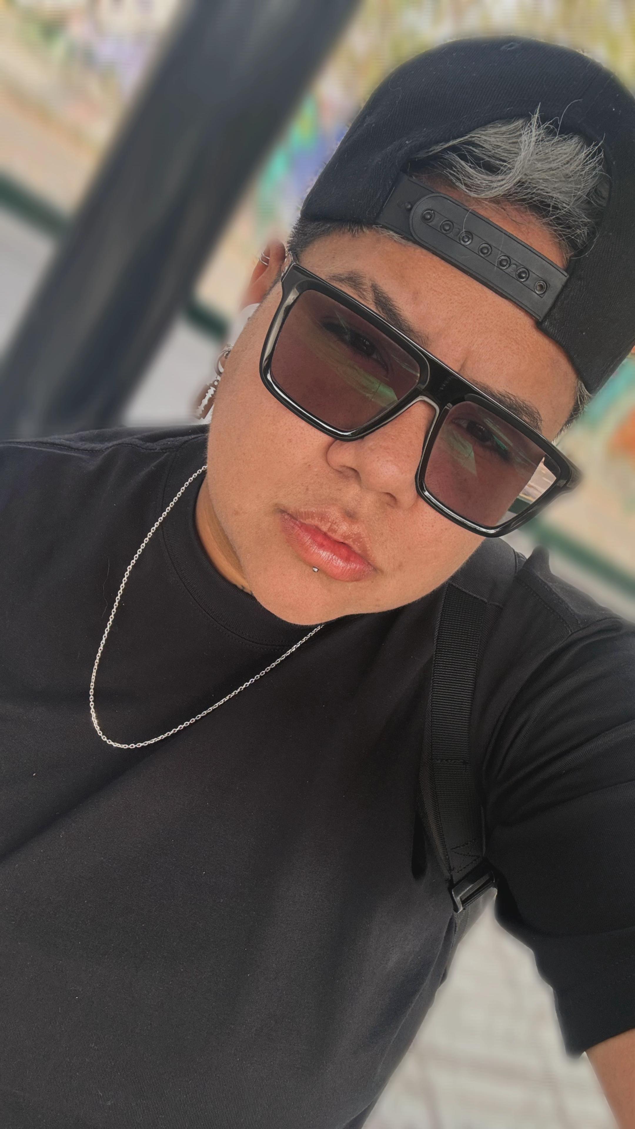@🐼