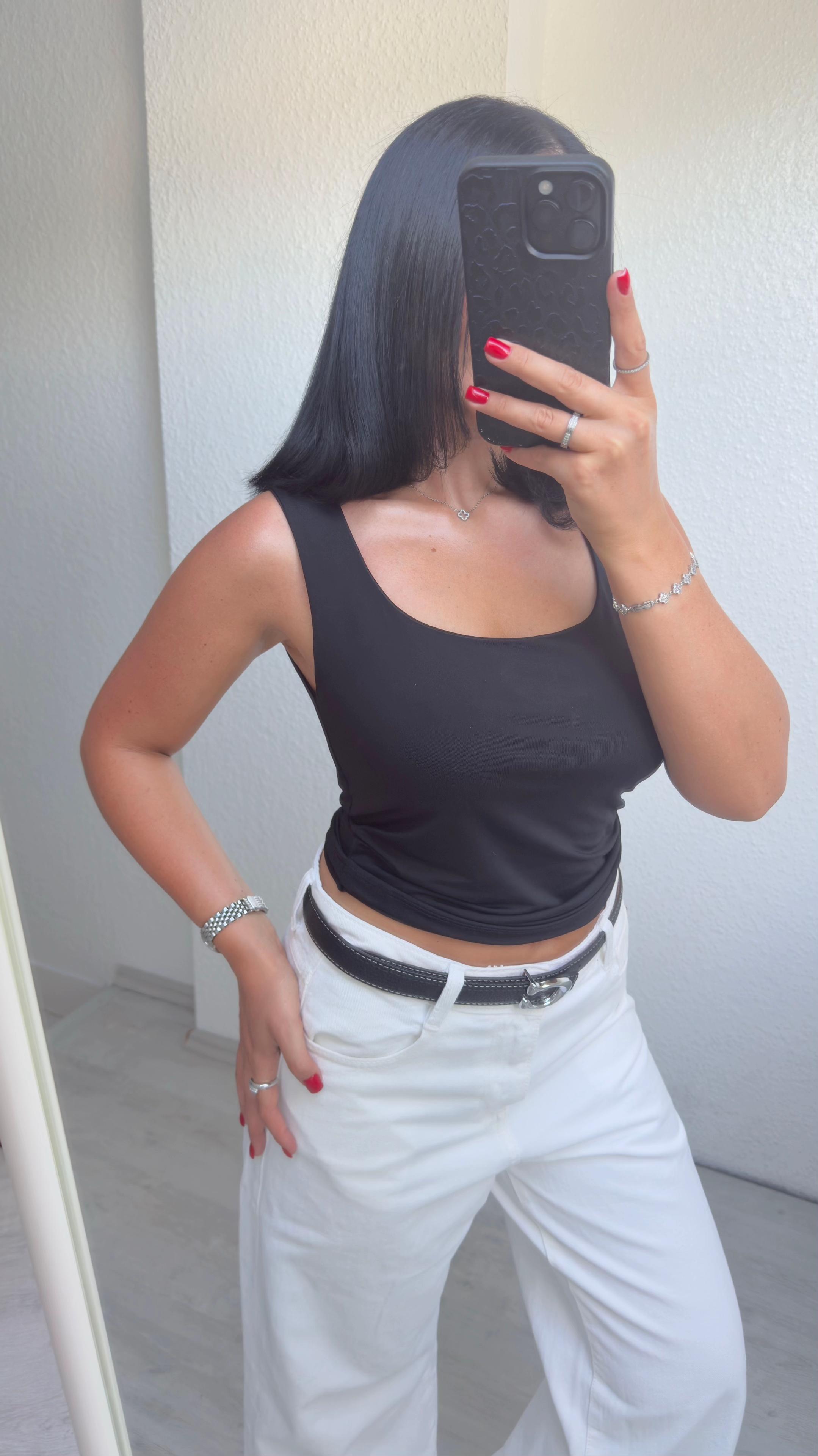 @melinazc_