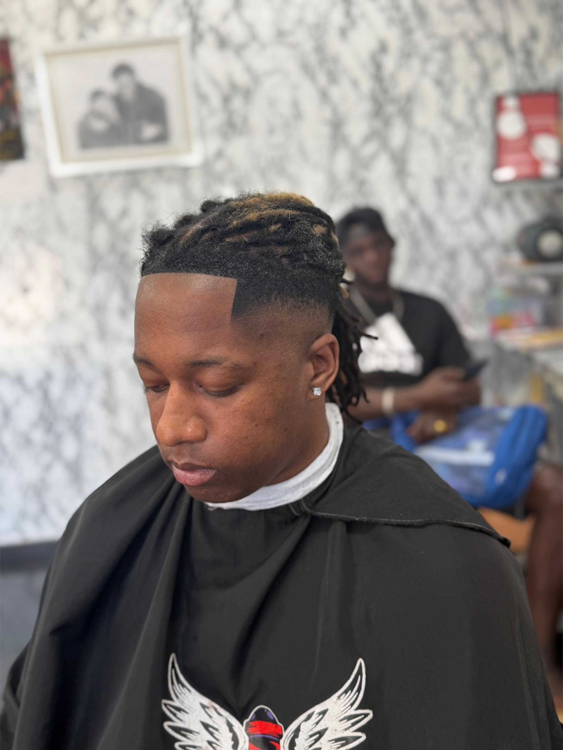 @Youngjeezy __fades Saquis 🇬🇼